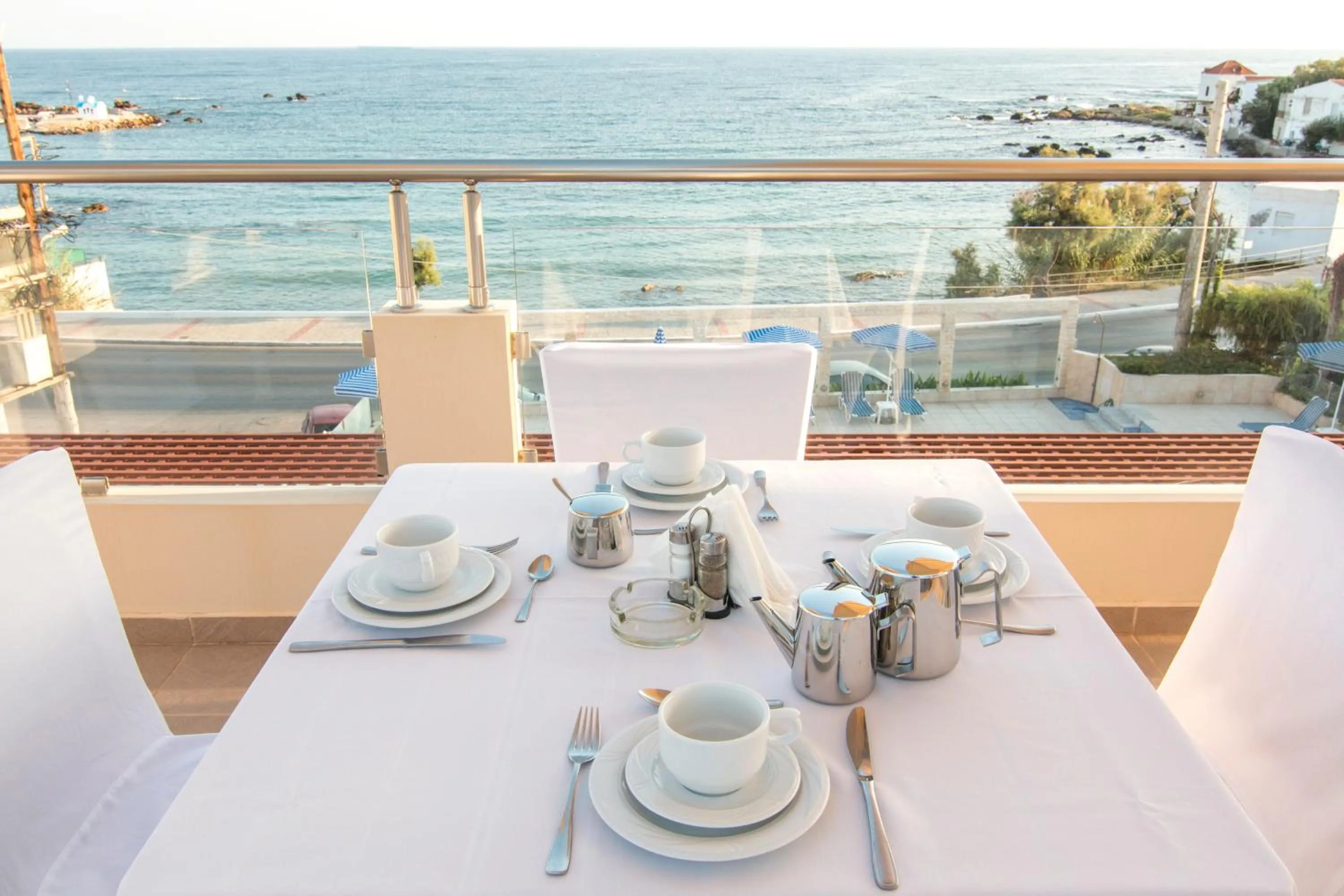 Restaurant/places to eat in Porto Alegre Hotel