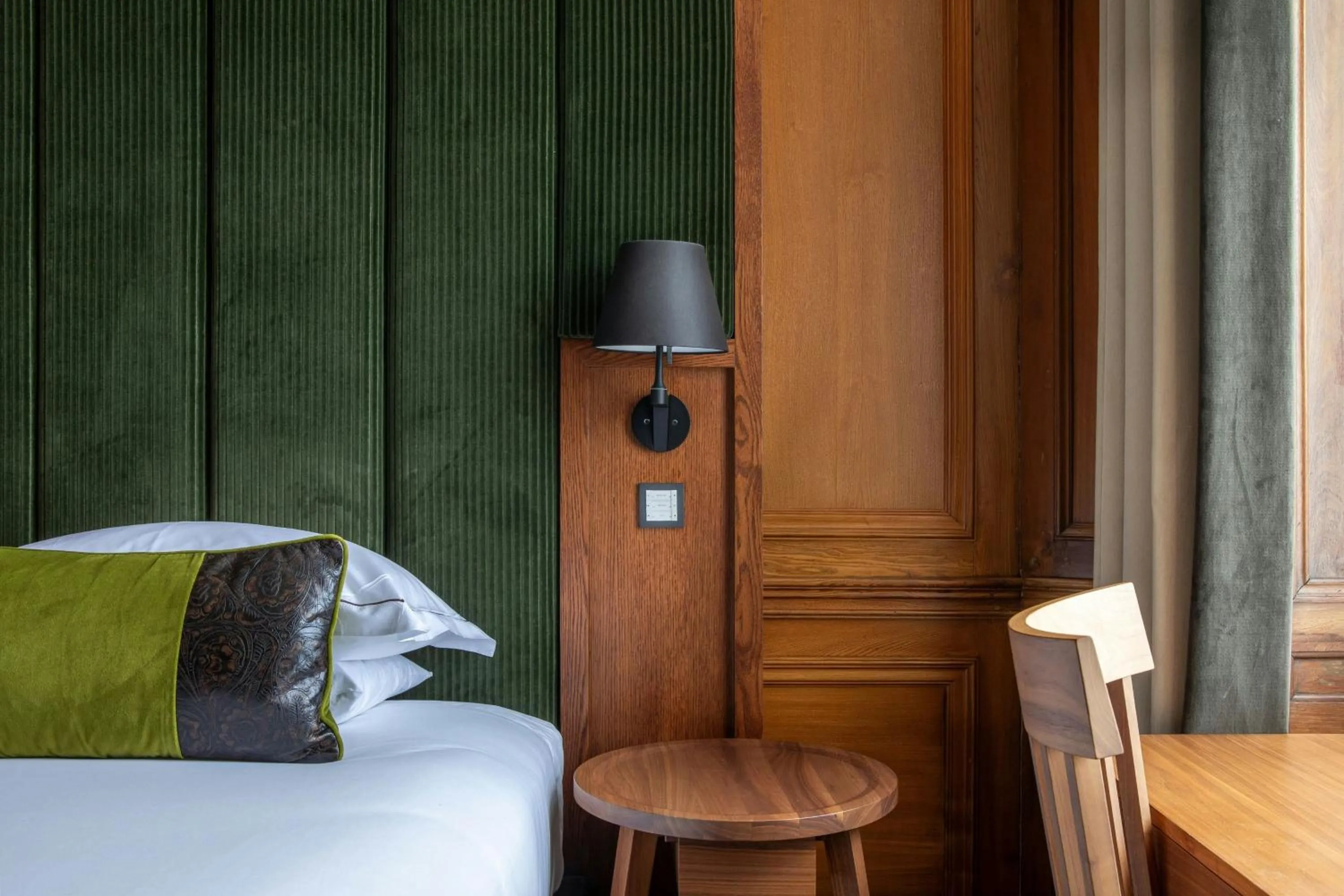 Bedroom, Bed in The Edinburgh Grand, a Luxury Collection Hotel, Edinburgh