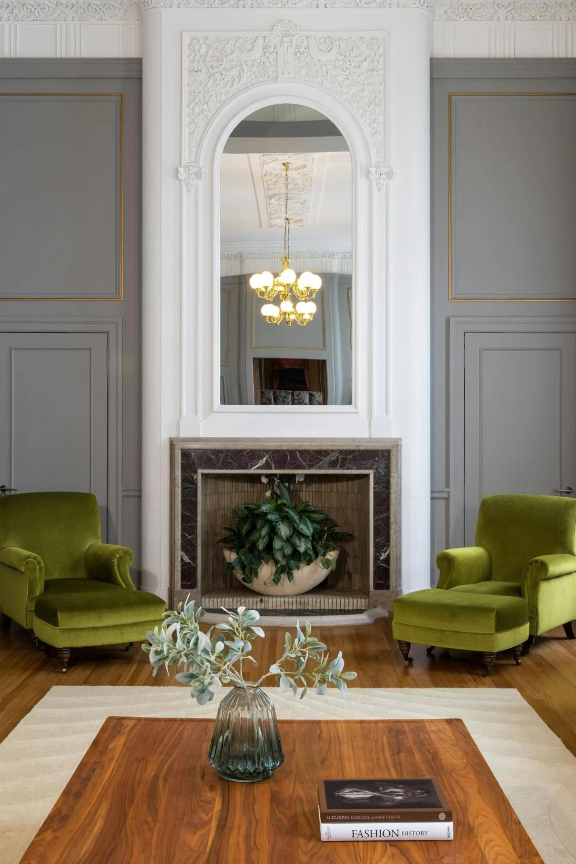 Lounge or bar in The Edinburgh Grand, a Luxury Collection Hotel, Edinburgh