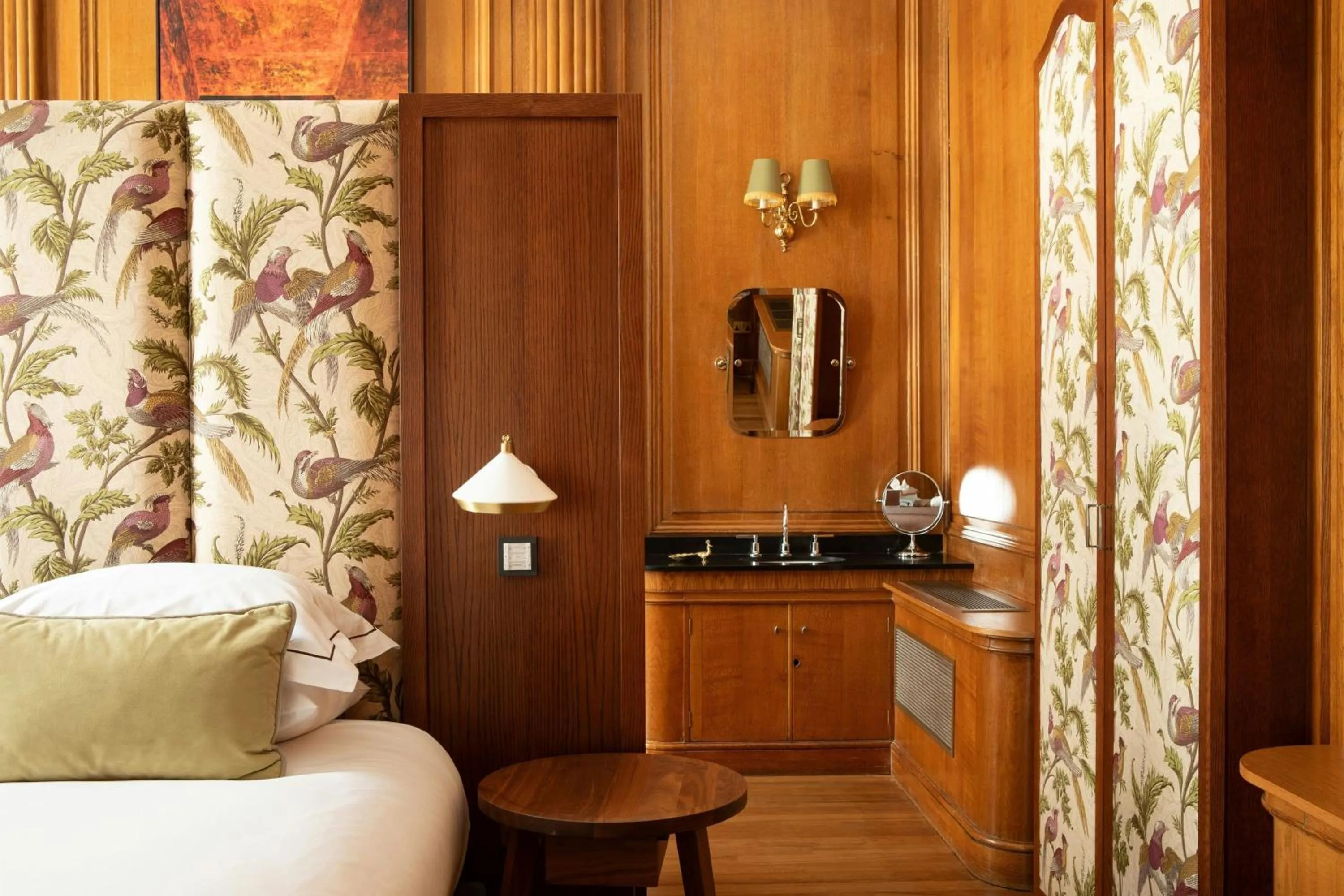 Bedroom, Bed in The Edinburgh Grand, a Luxury Collection Hotel, Edinburgh