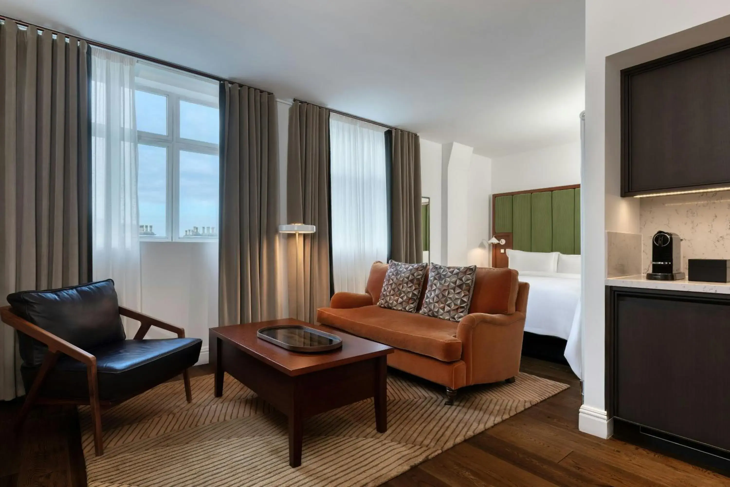 Open Plan King Studio in The Edinburgh Grand, a Luxury Collection Hotel, Edinburgh Open Plan King Studio in The Edinburgh Grand, a Luxury Collection Hotel, Edinburgh