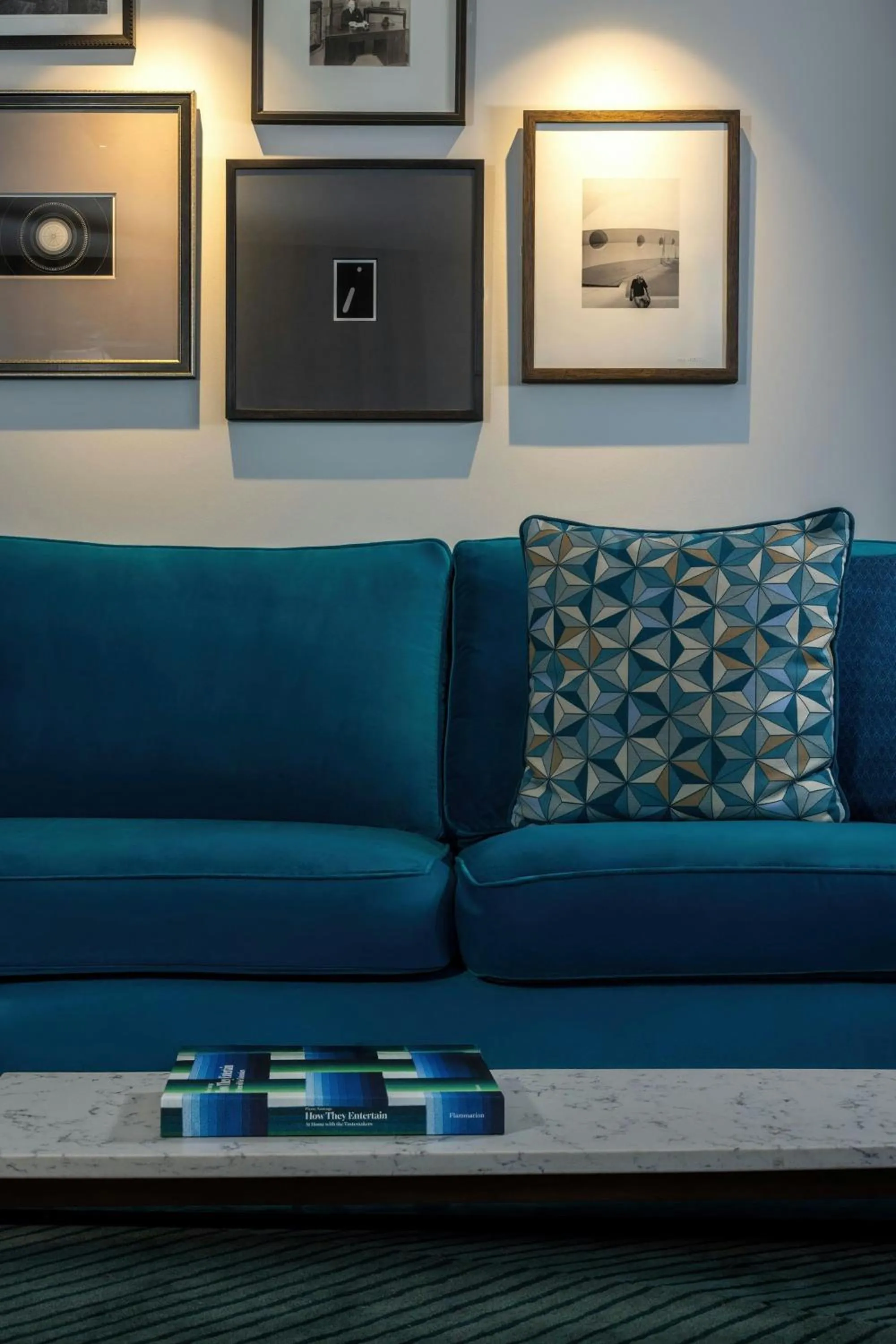 Lounge or bar in The Edinburgh Grand, a Luxury Collection Hotel, Edinburgh