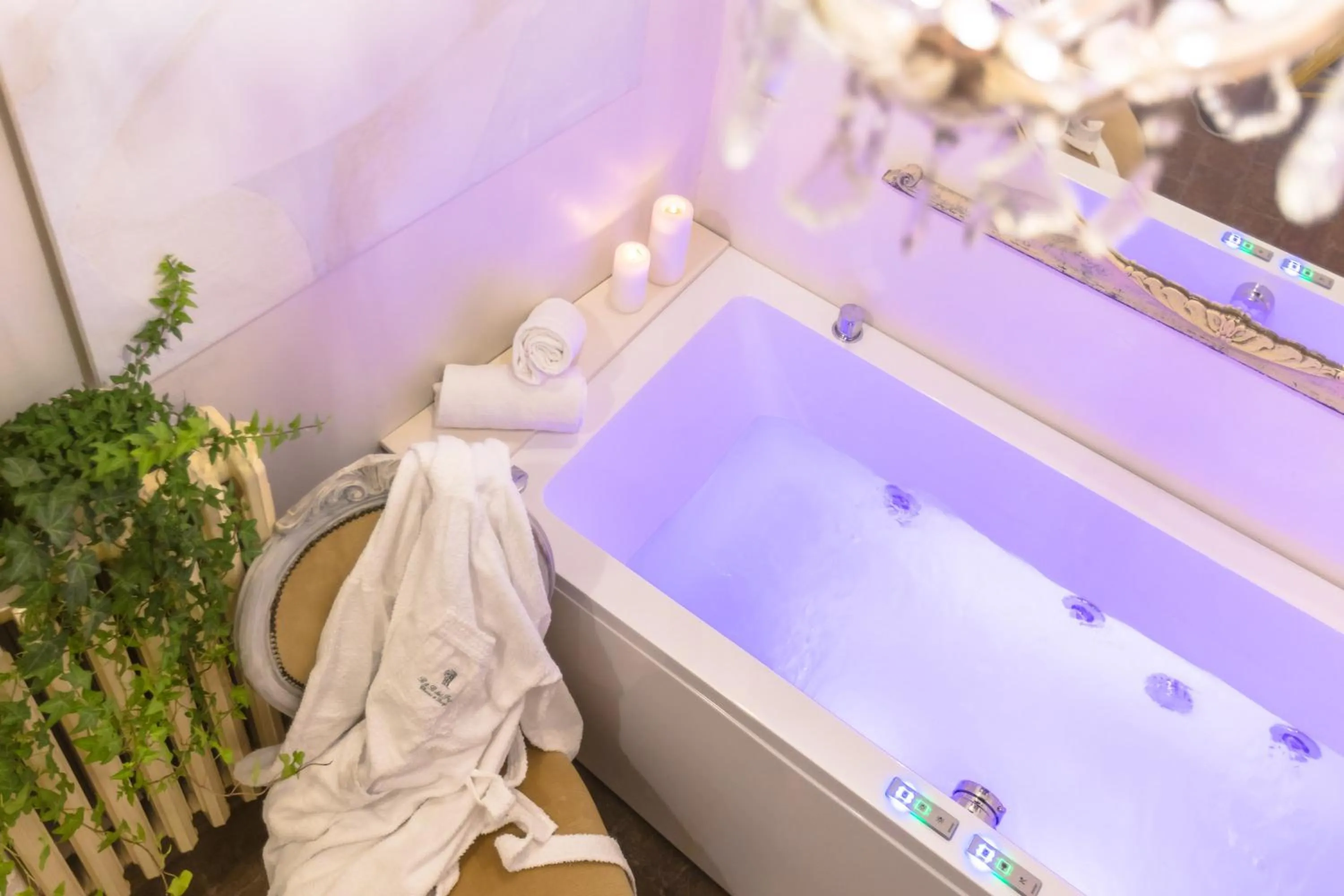 Night in B&B dei Papi Boutique Hotel