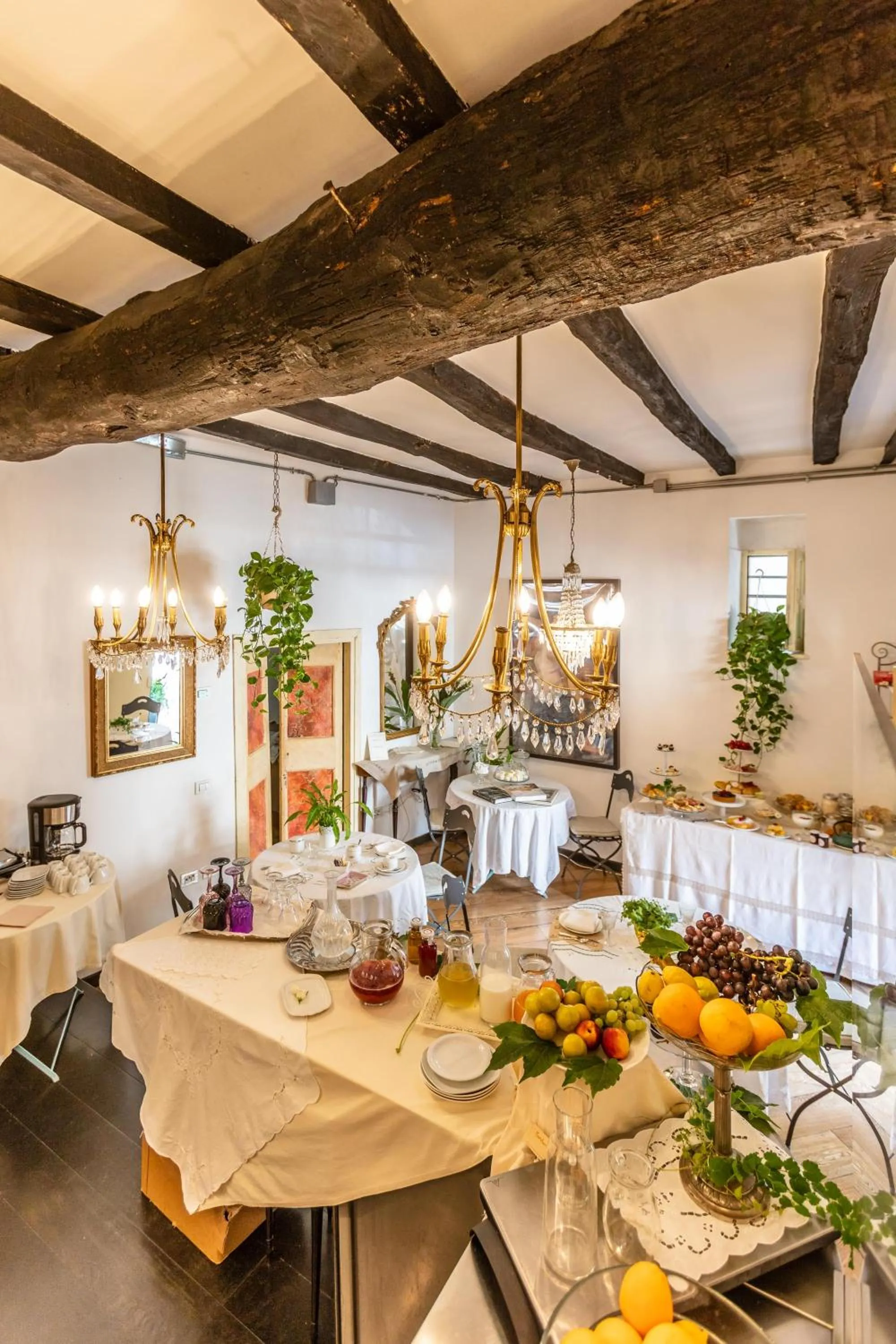 Lounge or bar in B&B dei Papi Boutique Hotel