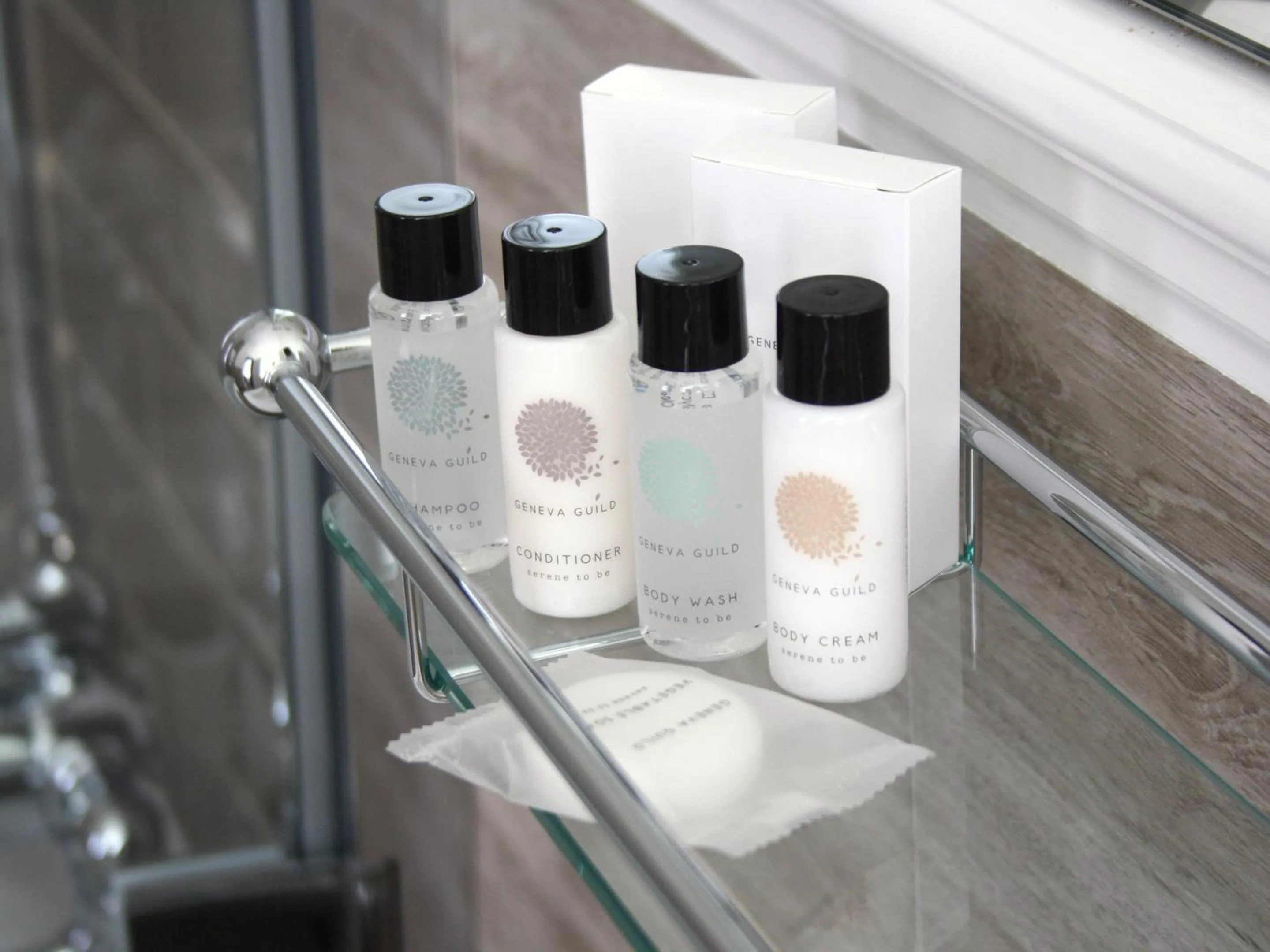 Toilet in The Grafton Arms Pub & Rooms