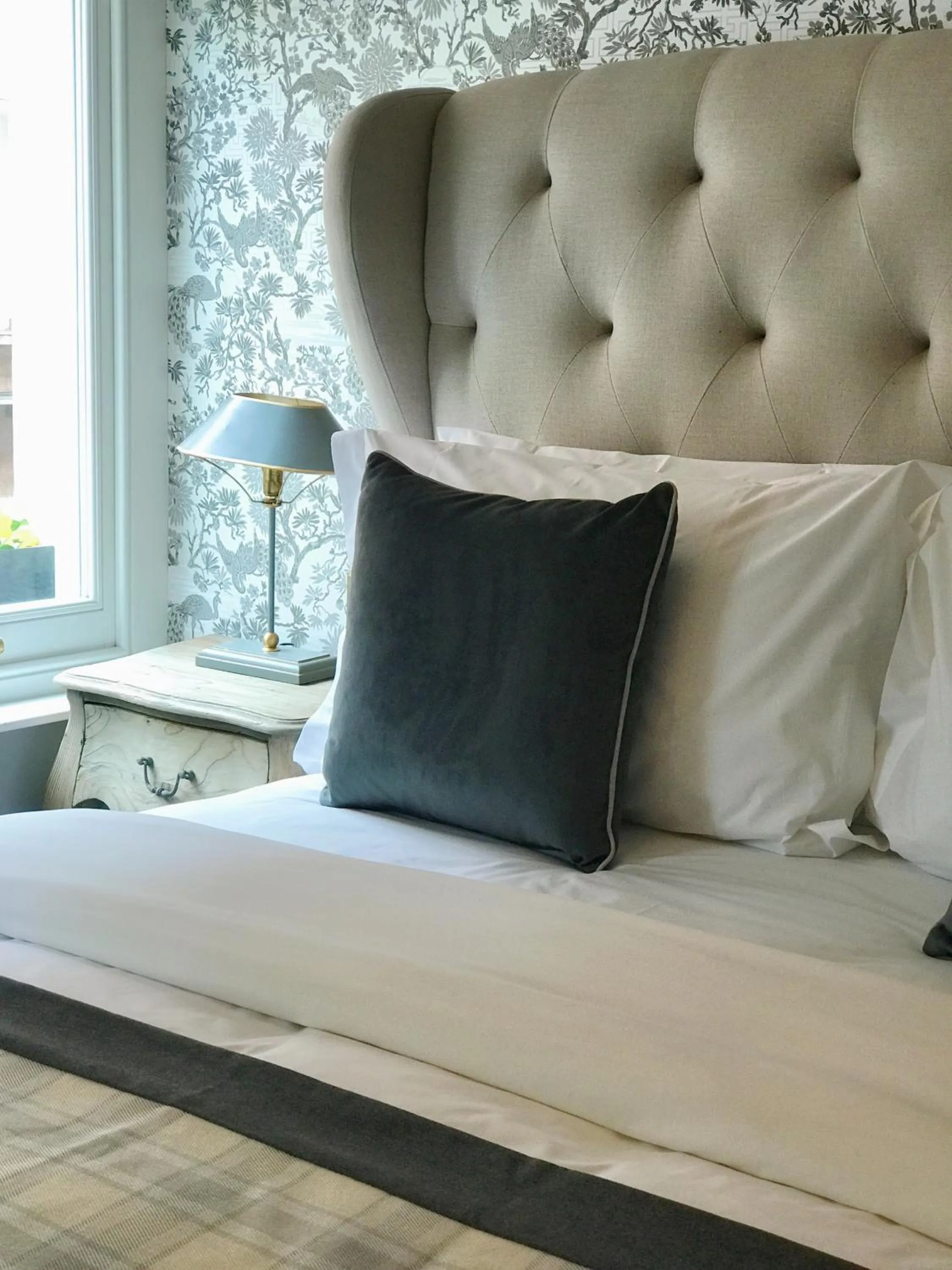 Bed in The Grafton Arms Pub & Rooms