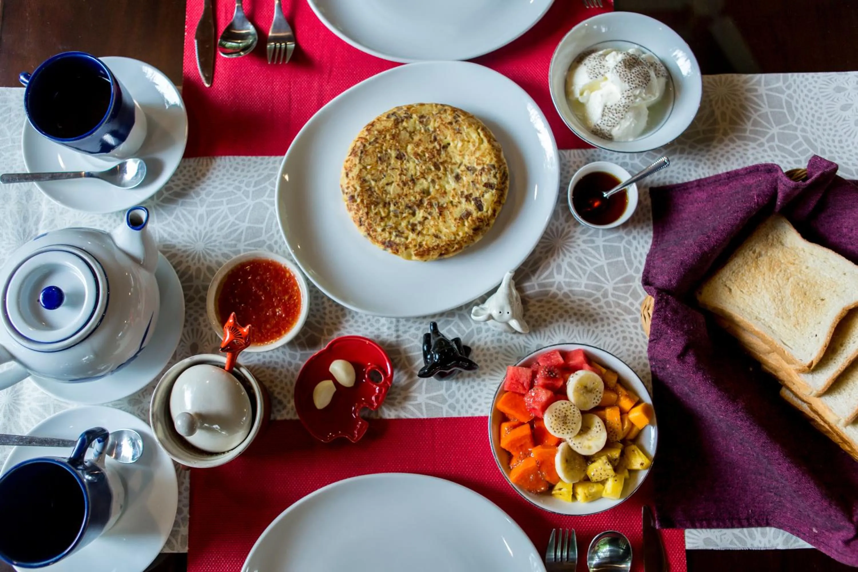 Restaurant/places to eat in Sat Nam Village Hotel