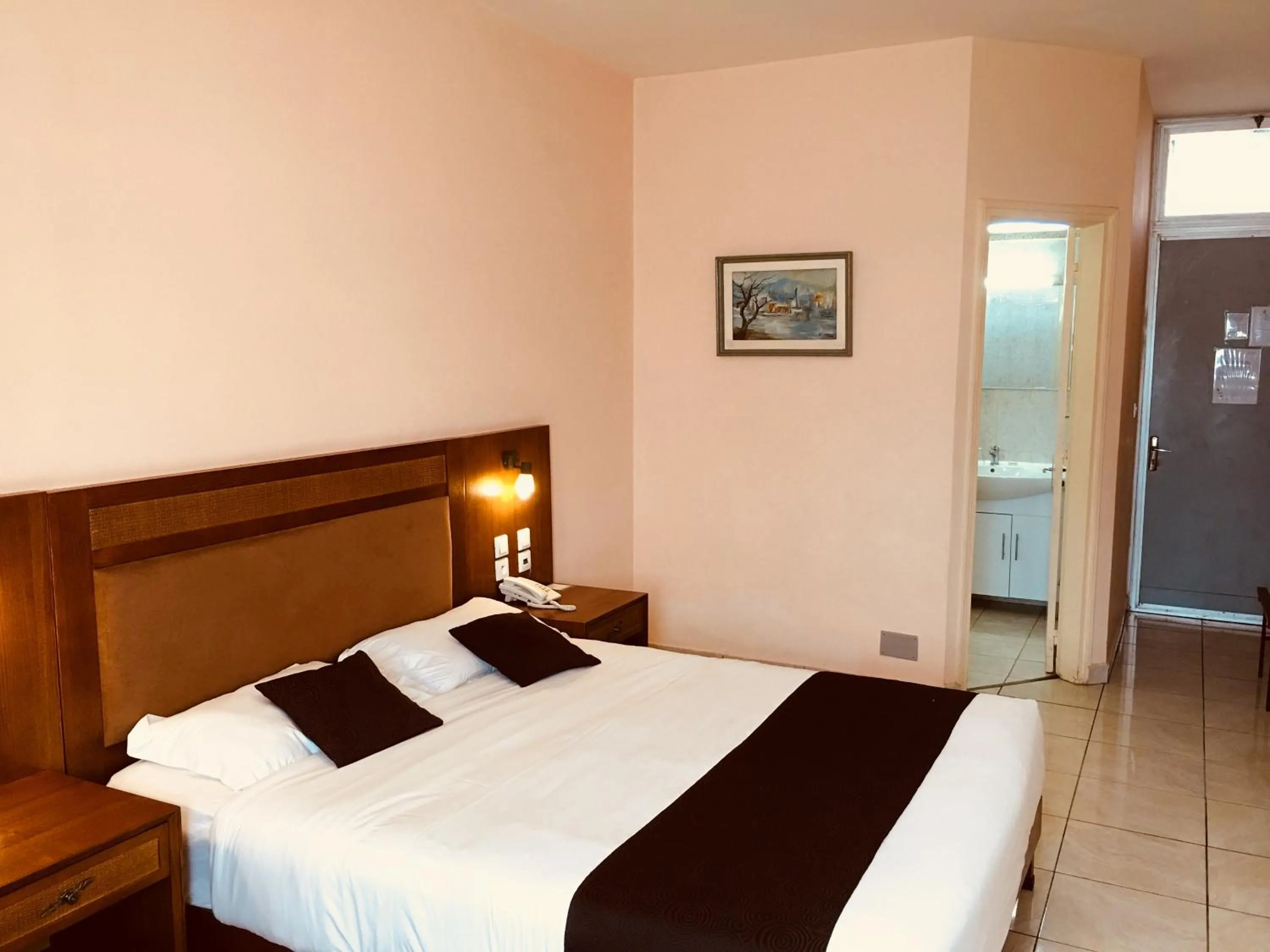 Bedroom, Bed in Motel d'Antananarivo