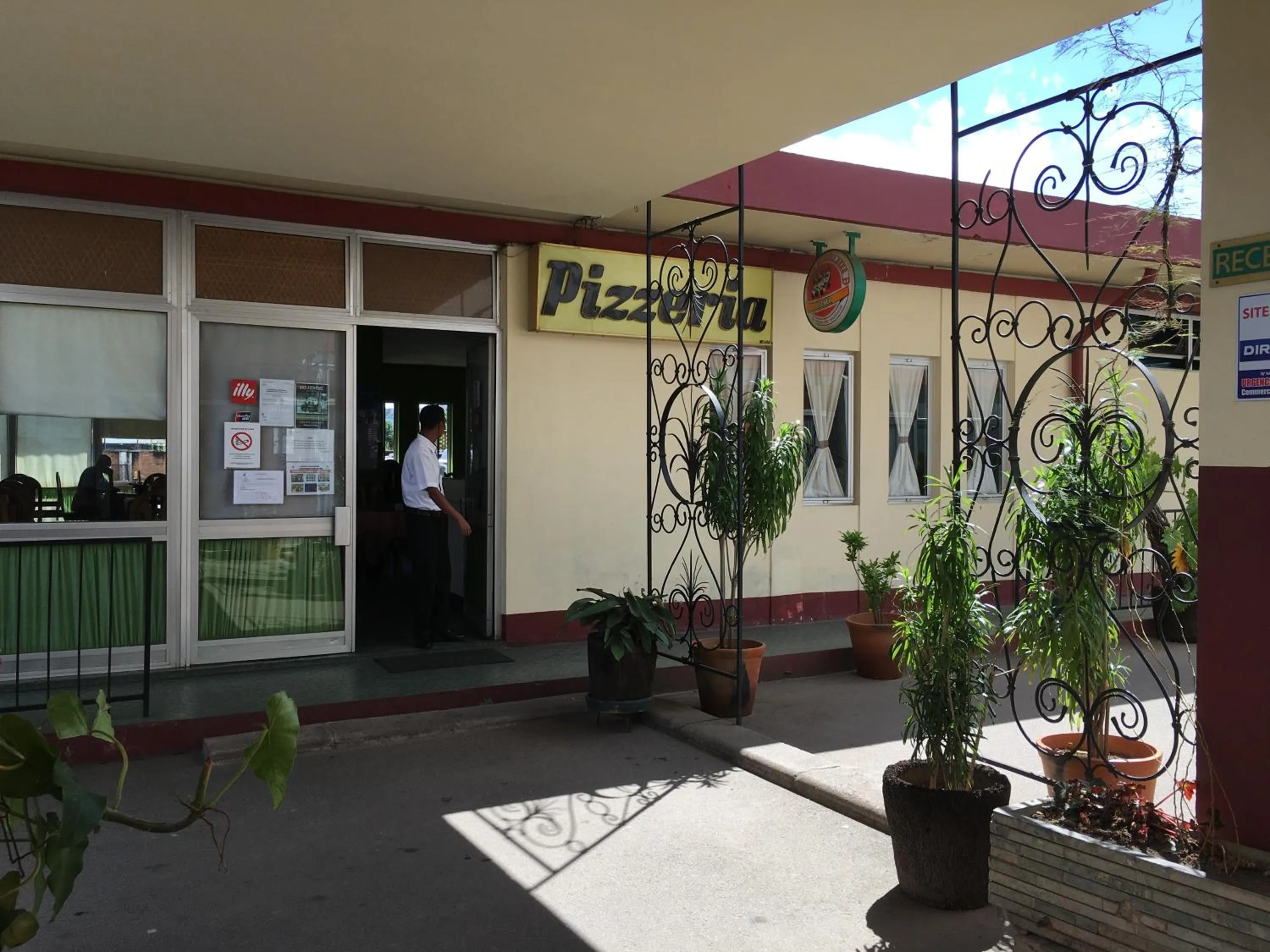 Restaurant/places to eat in Motel d'Antananarivo