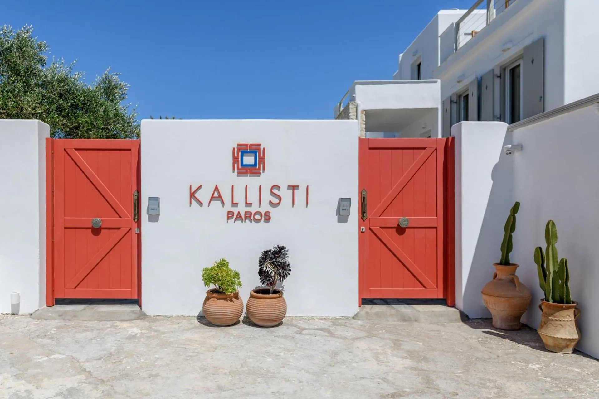 Property building in Kallisti Paros