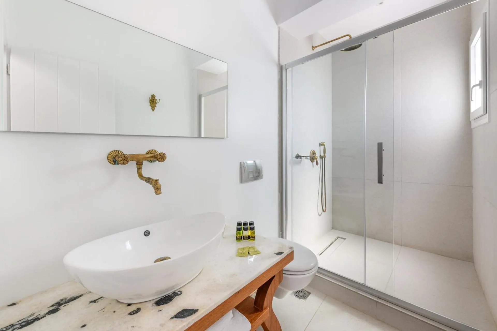 Bathroom in Kallisti Paros