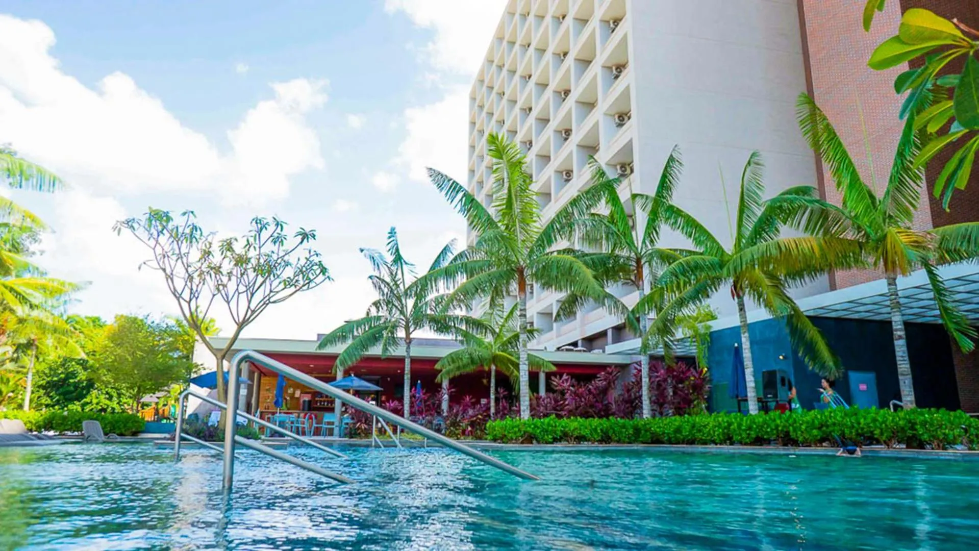 Pool view in Hot Beach Resort