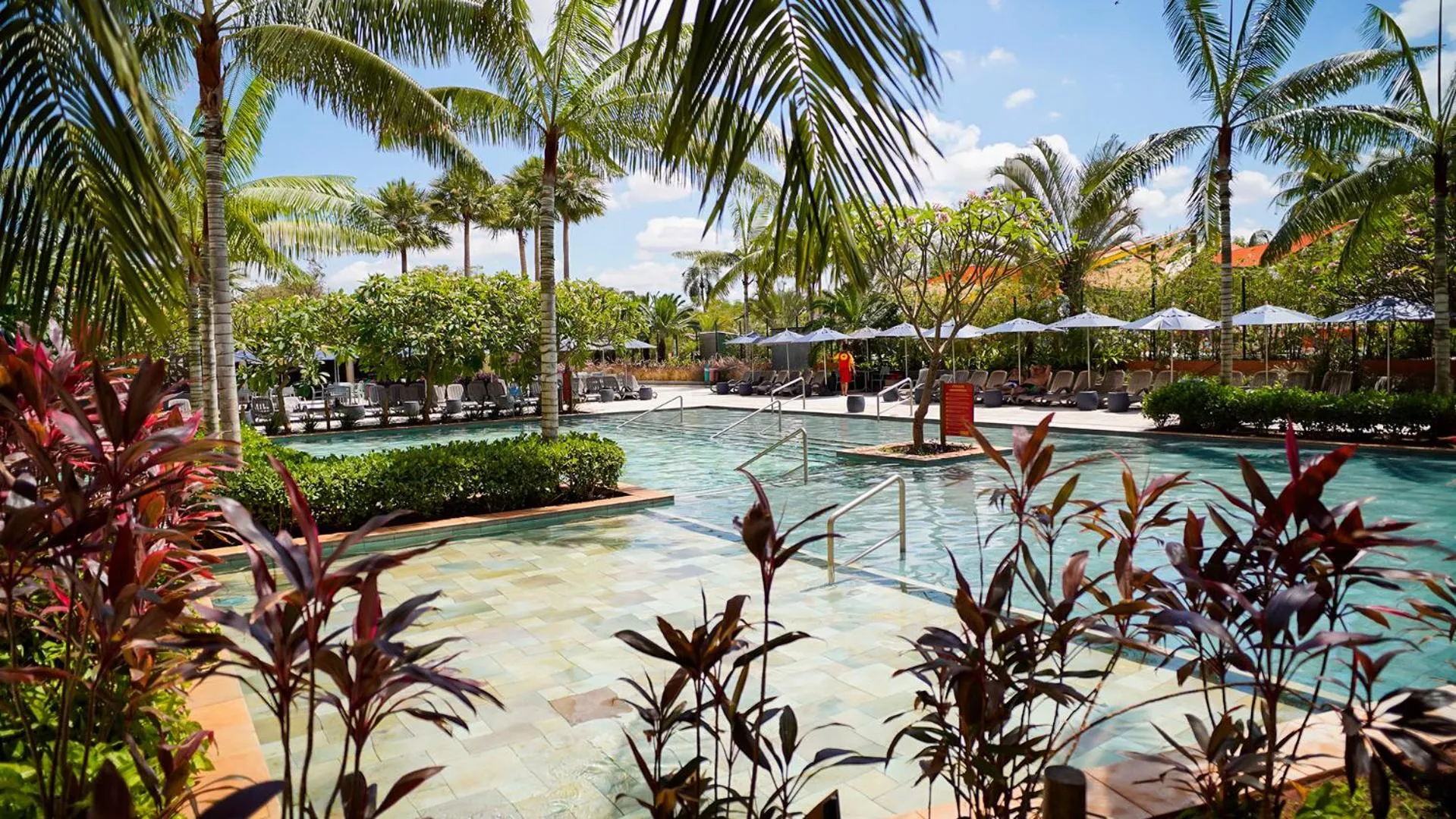 Swimming pool in Hot Beach Resort