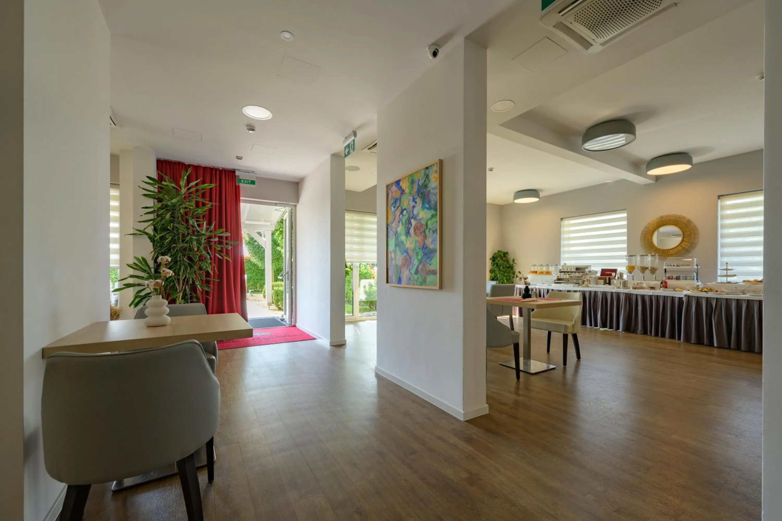 Restaurant/places to eat in Hotel Magdalena