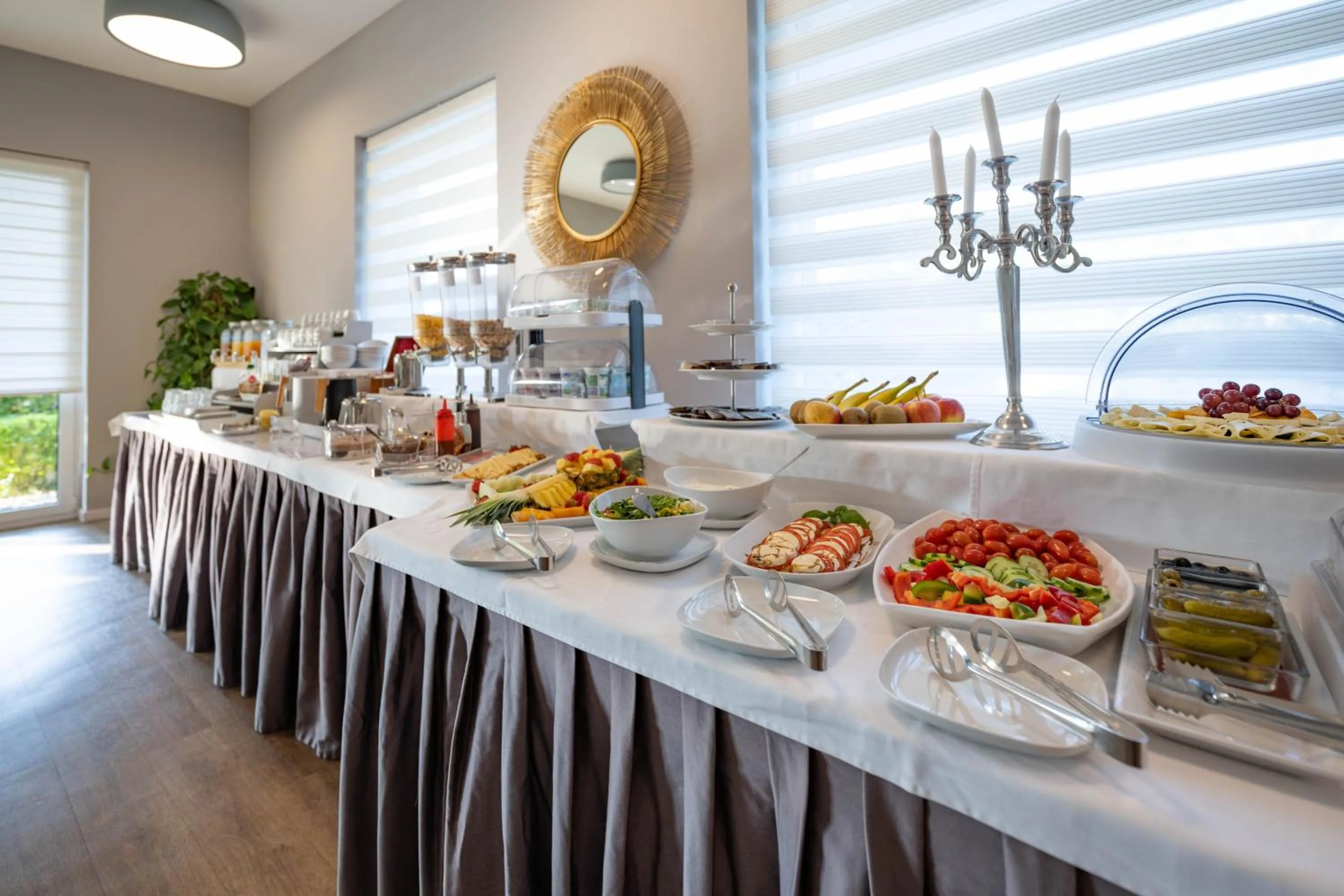 Restaurant/places to eat in Hotel Magdalena