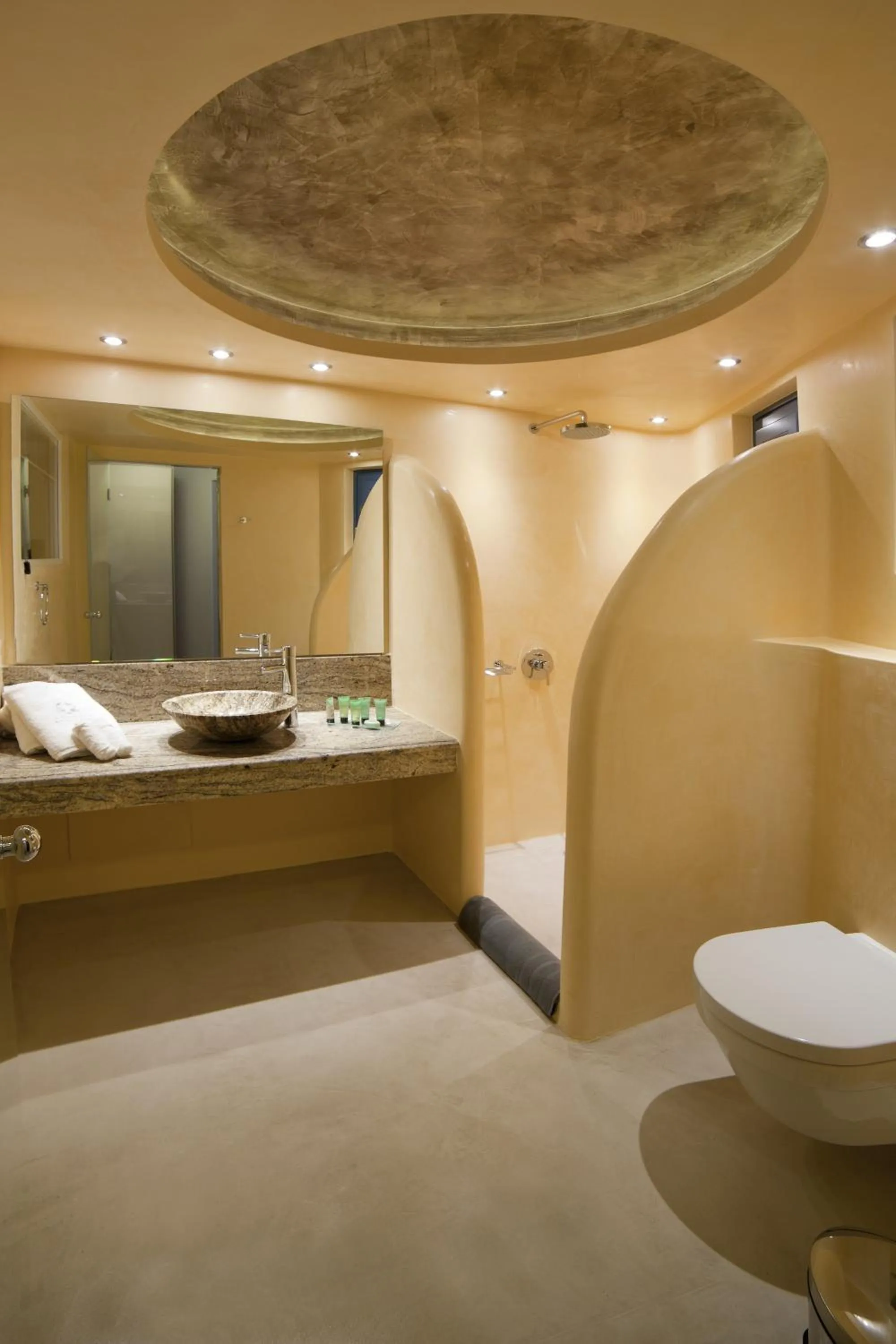 Shower, Bed in Anteliz Suites