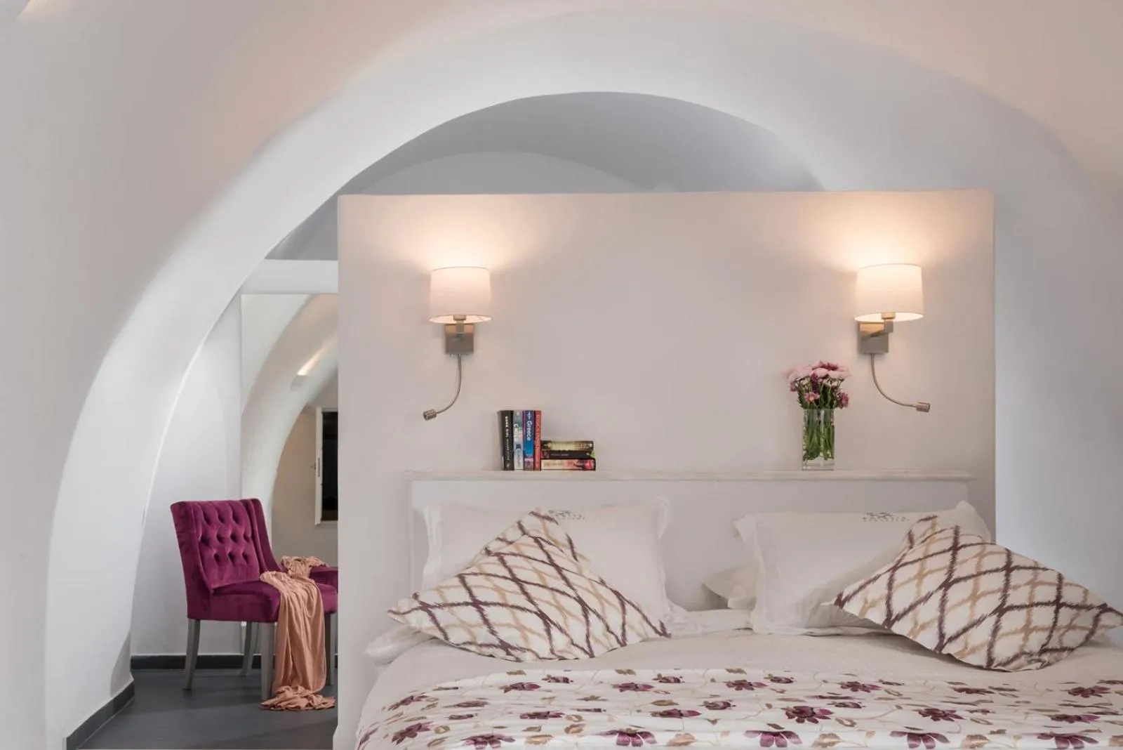 Bed in Anteliz Suites