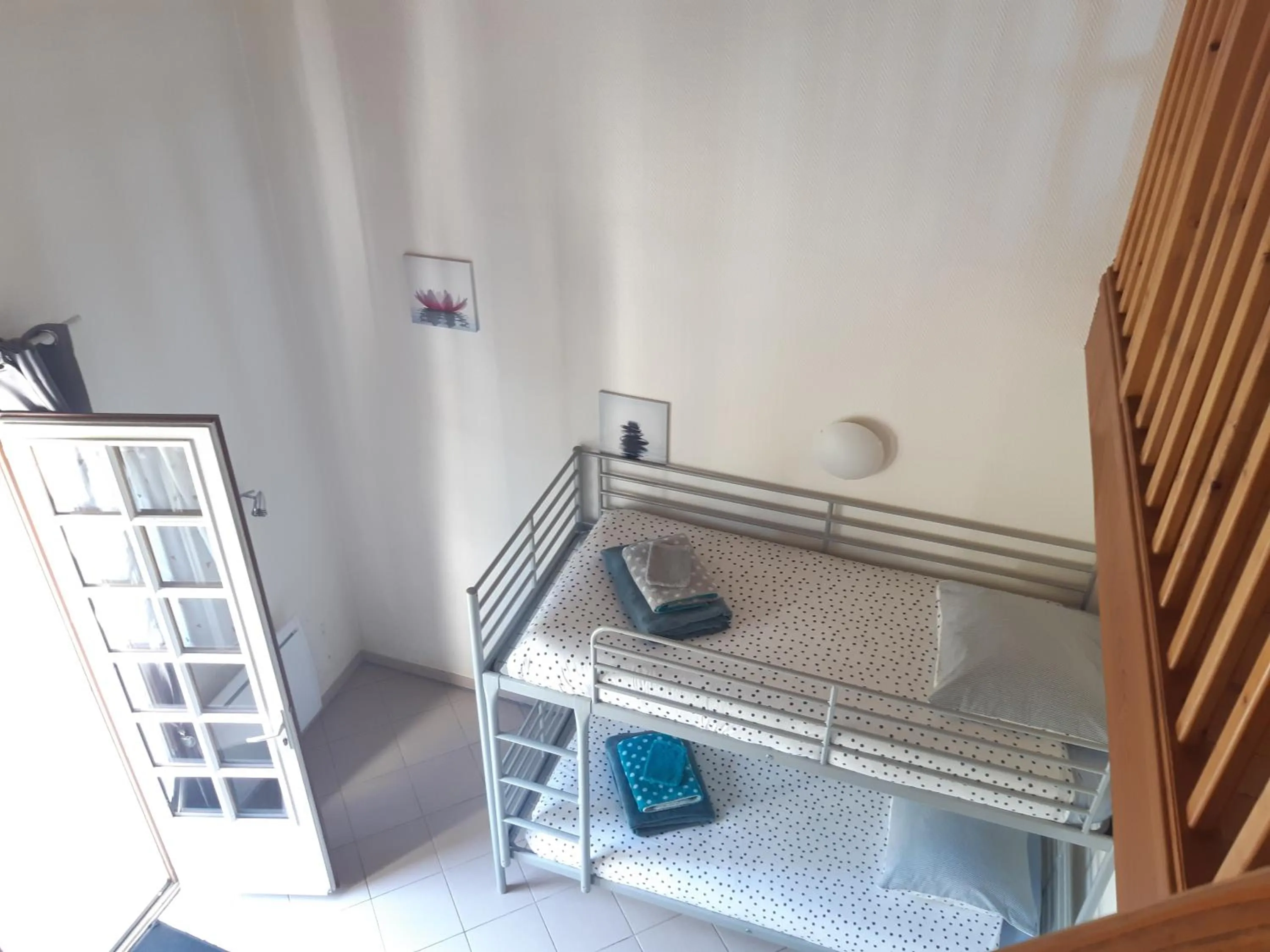 Photo of the whole room in L'Abri d'Emilie