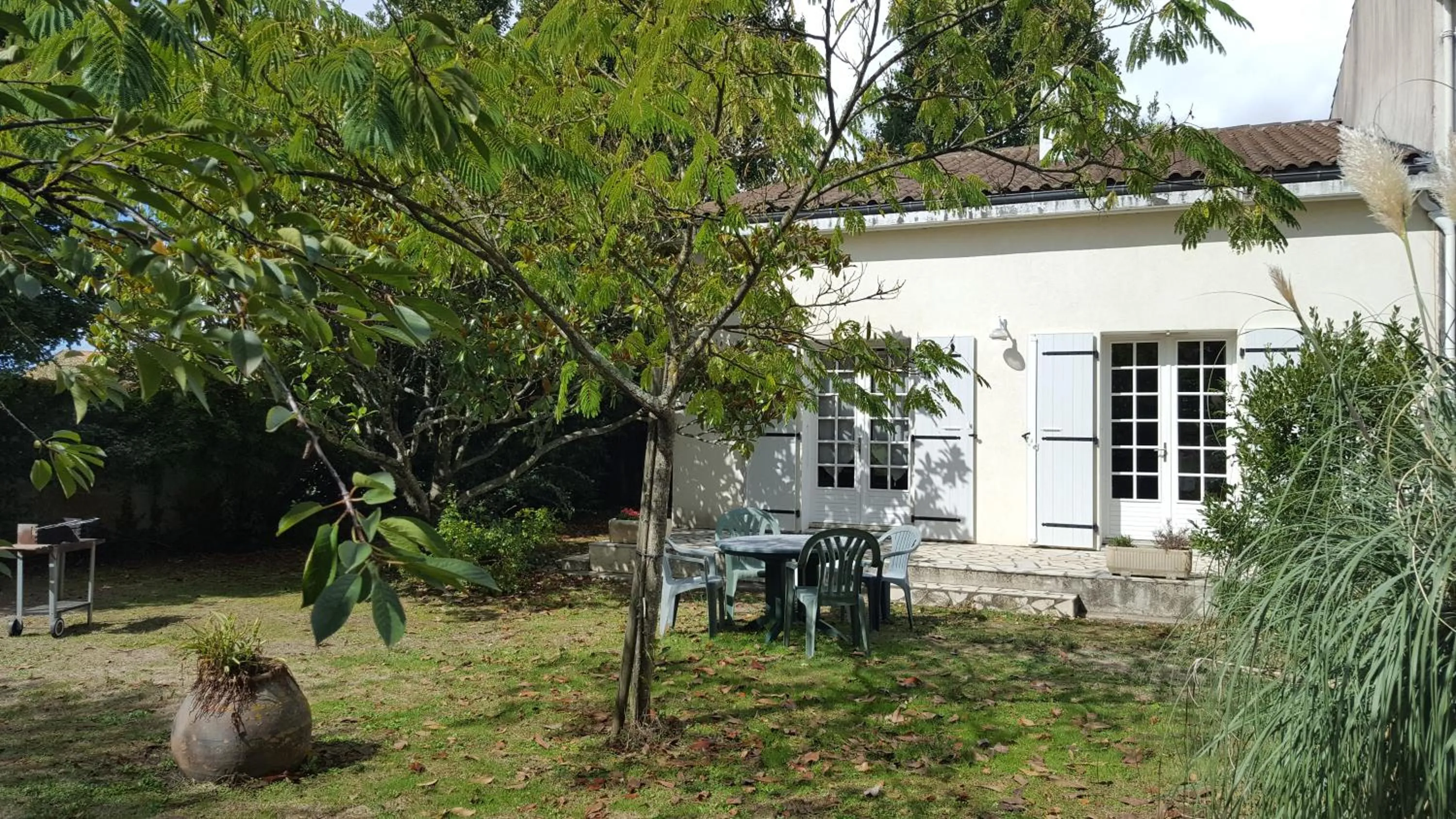 Staff in L'Abri d'Emilie