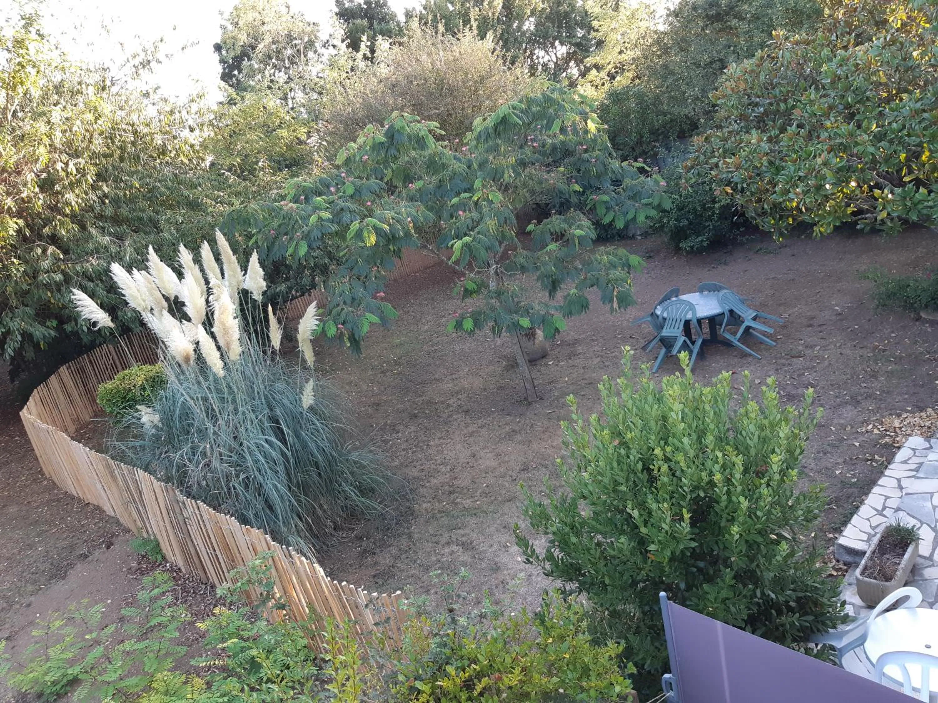 Garden in L'Abri d'Emilie