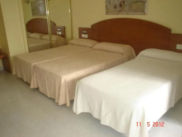 Bed in Hotel Piñeiro 2 Estrellas Superior