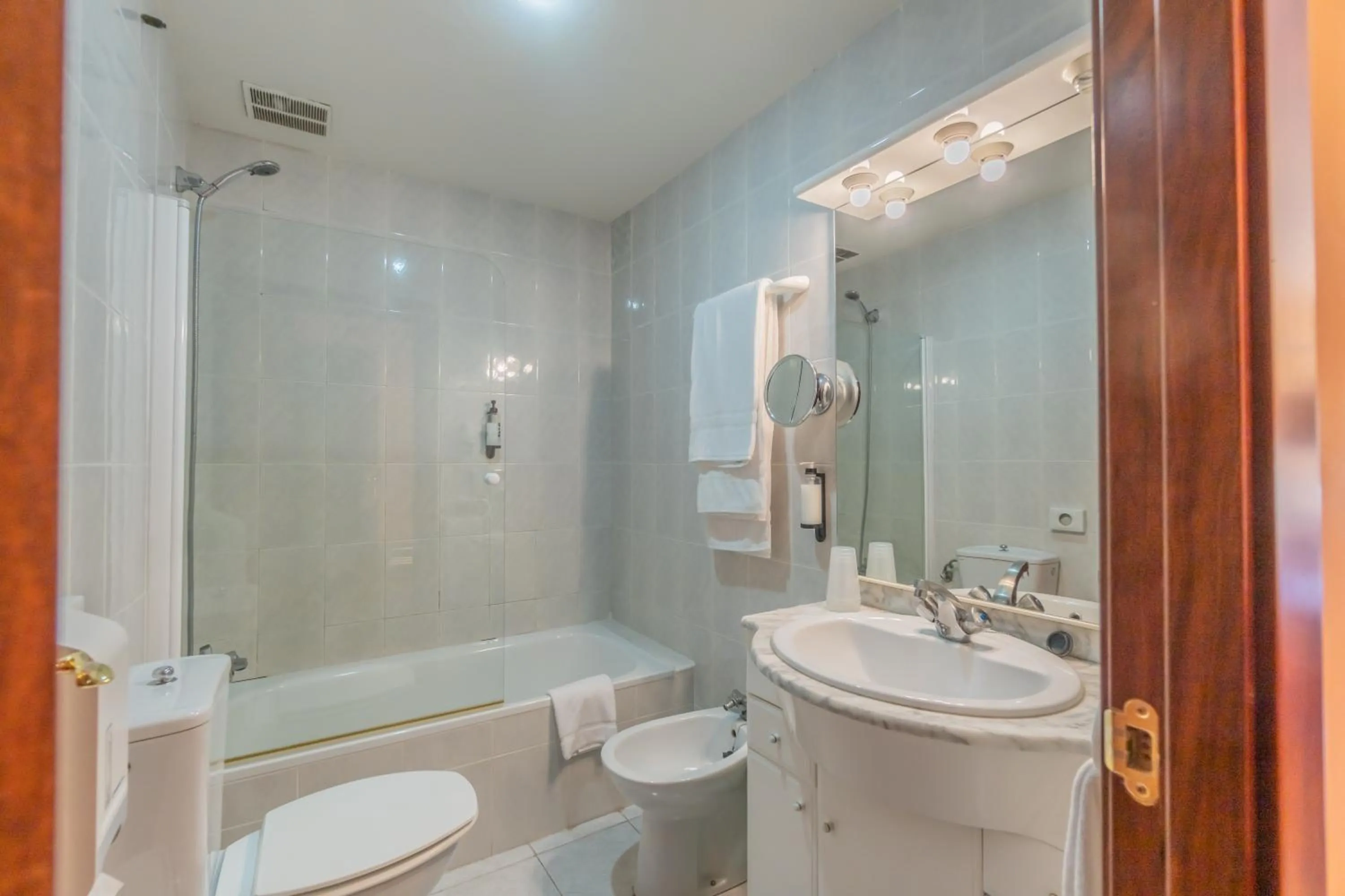 Shower in Hotel Náyade