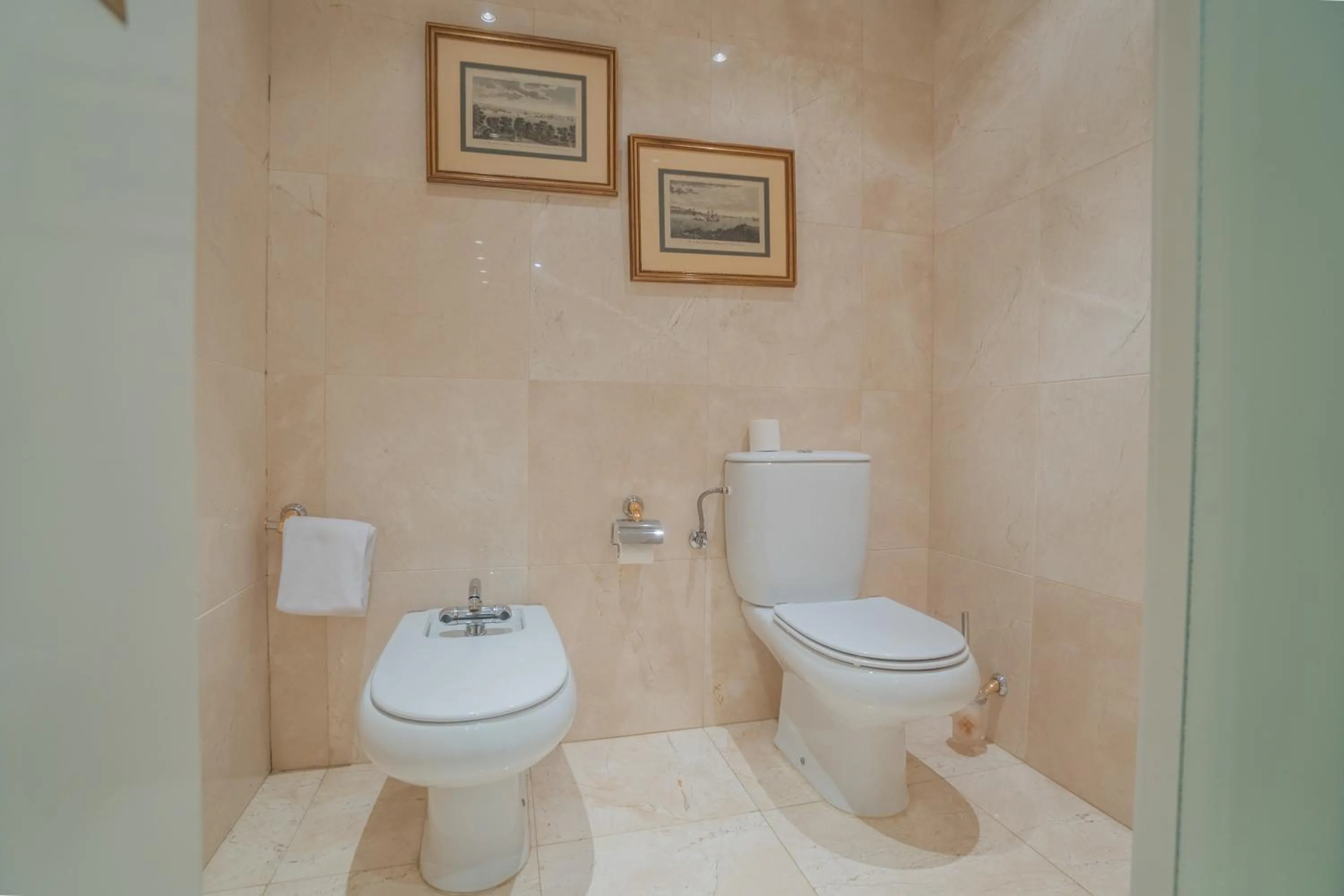 bidet in Hotel Náyade