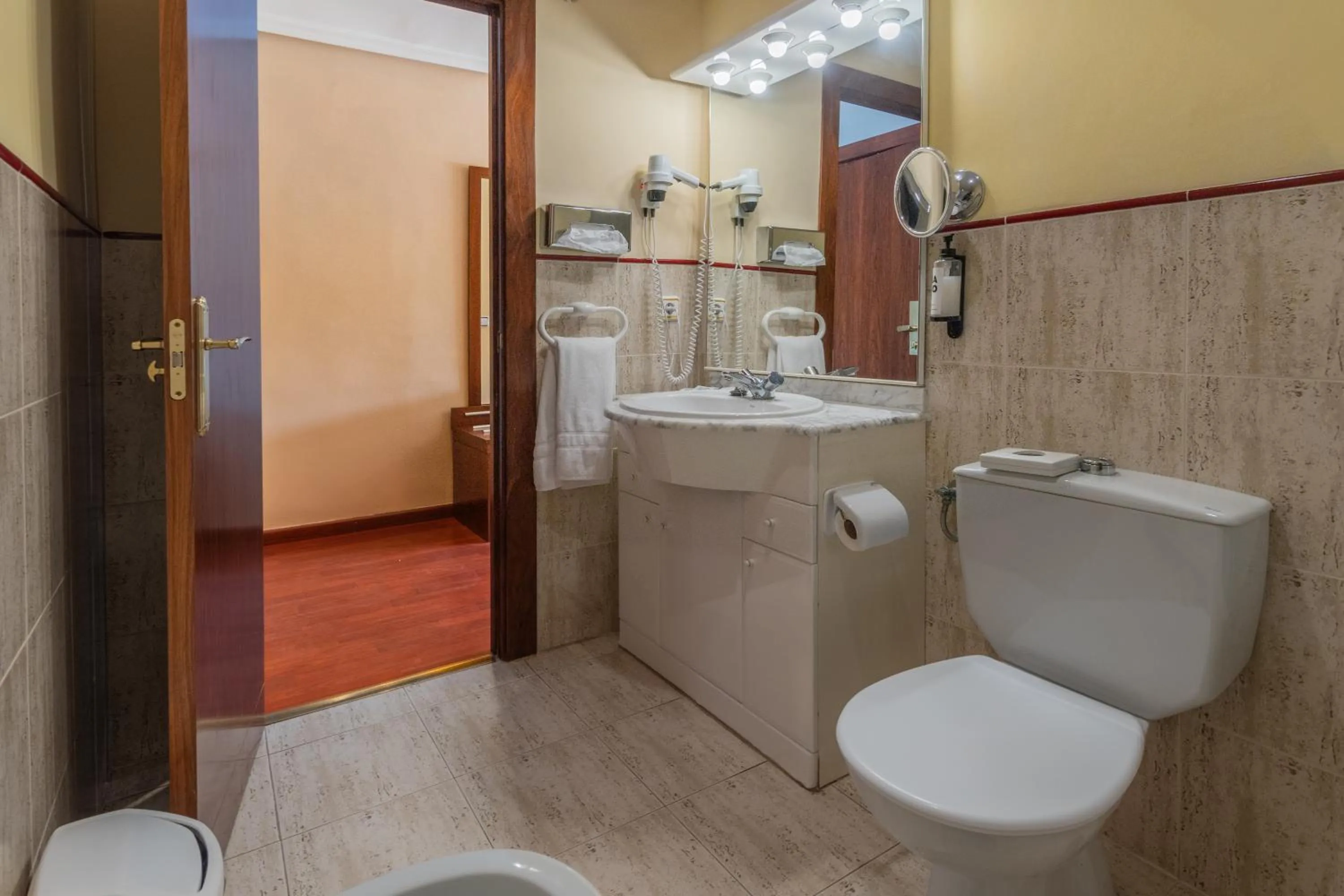 Shower in Hotel Náyade