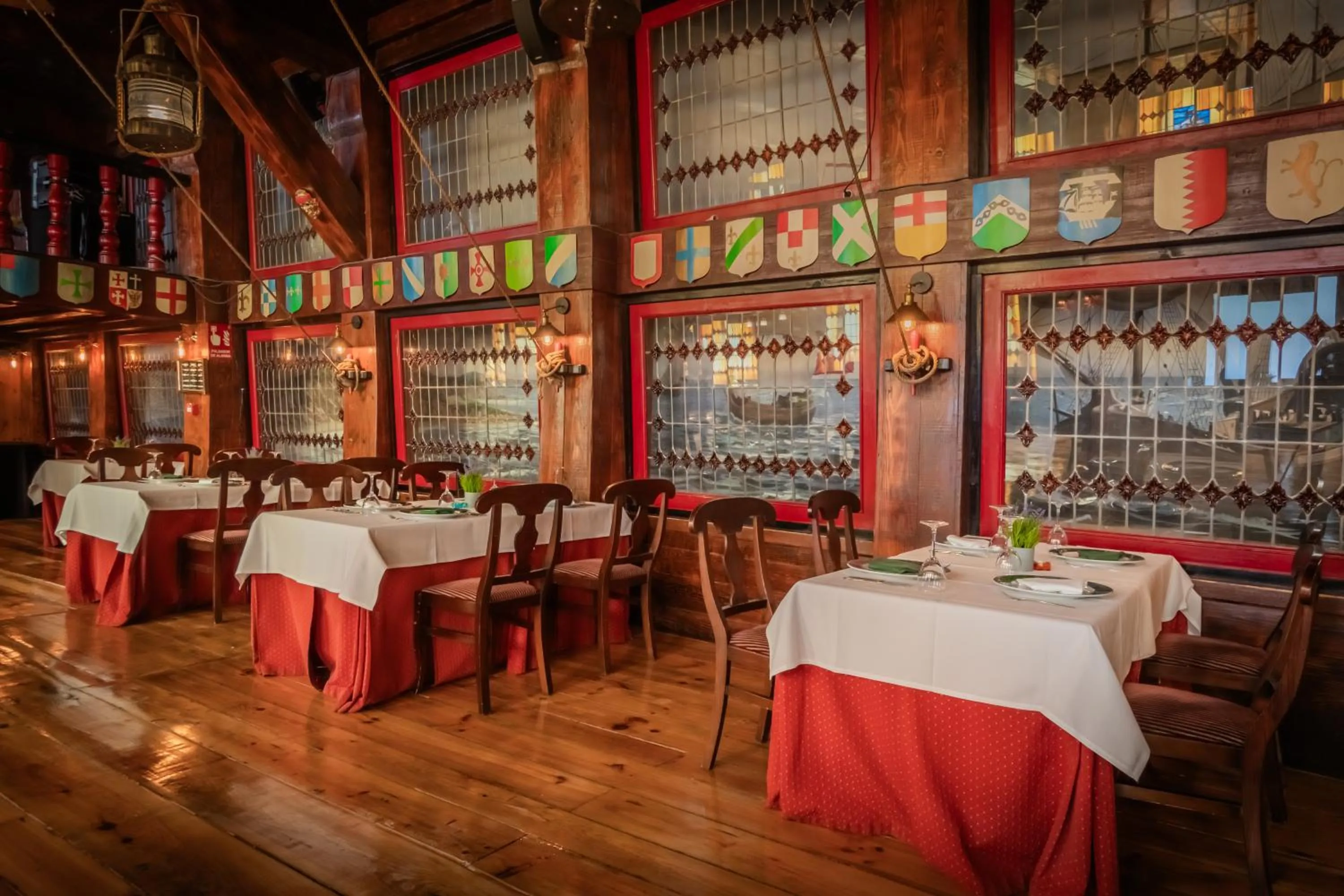 Restaurant/places to eat in Hotel Náyade