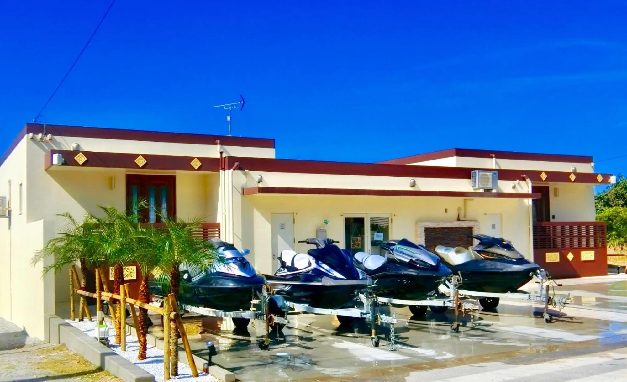 Facade/entrance in Oceans Cottage