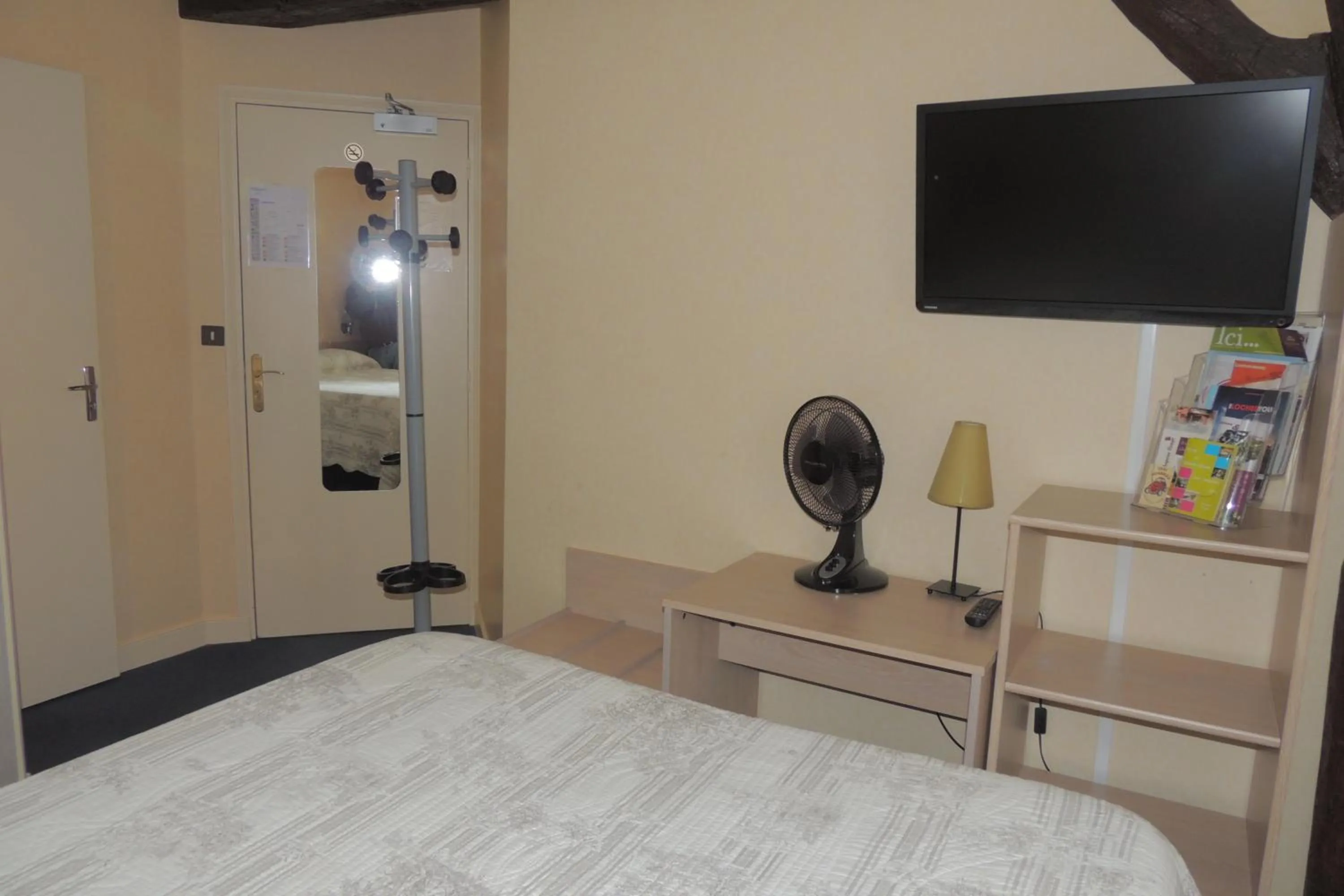 Bedroom, Bed in Belle Epoque