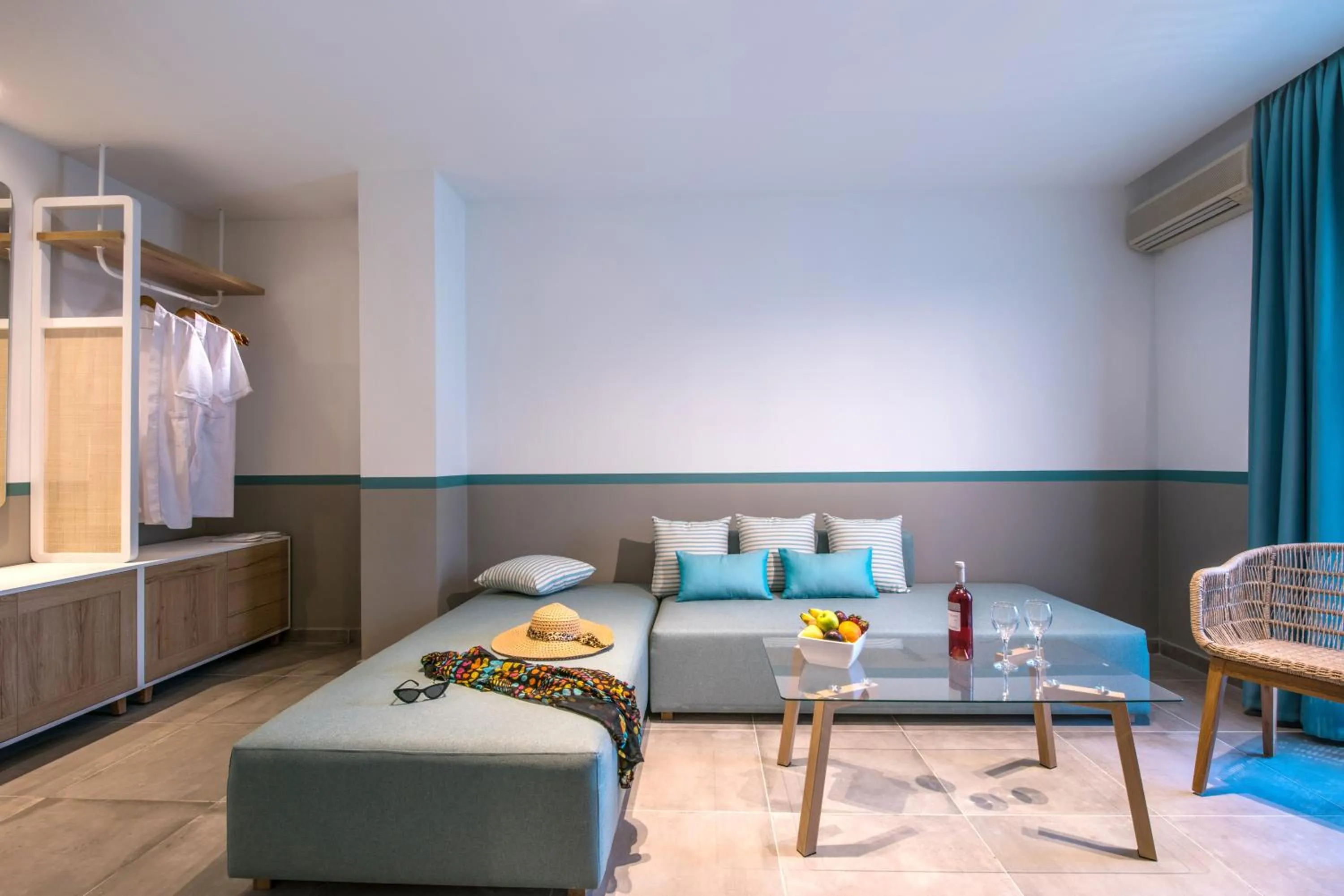 Bedroom, Bed in Solimar Turquoise - Adults Only