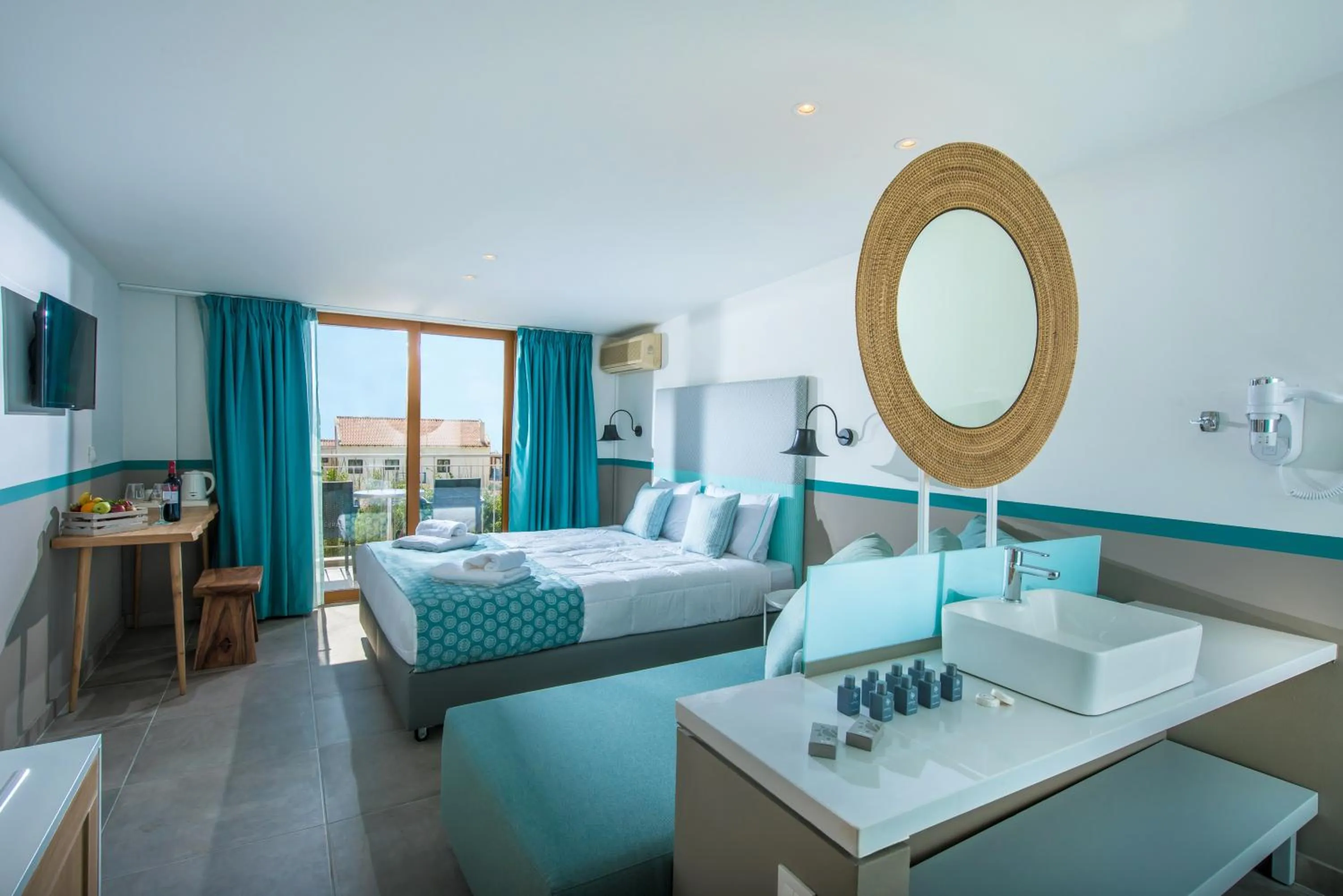 Photo of the whole room, Bed in Solimar Turquoise - Adults Only