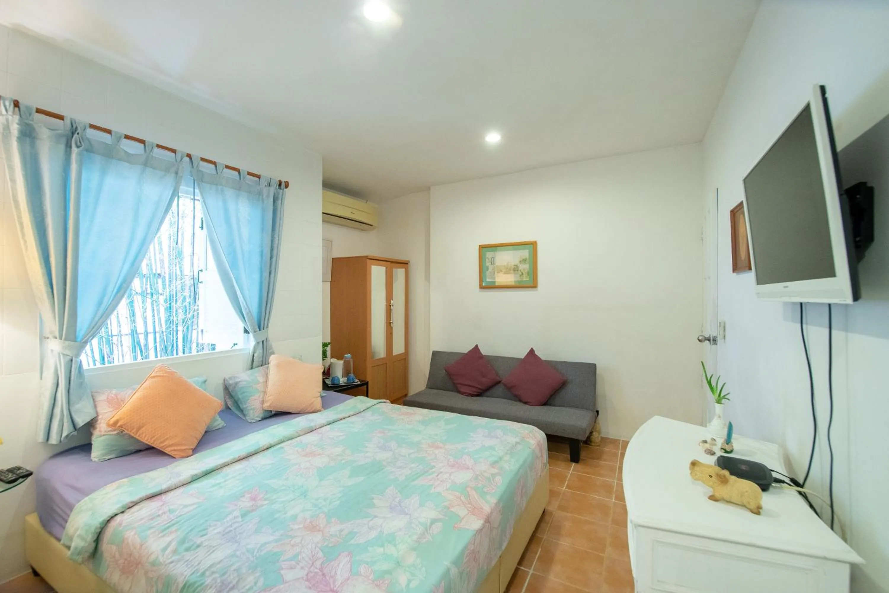 Photo of the whole room, Bed in Banyan House Samui bed and breakfast (Adult Only)