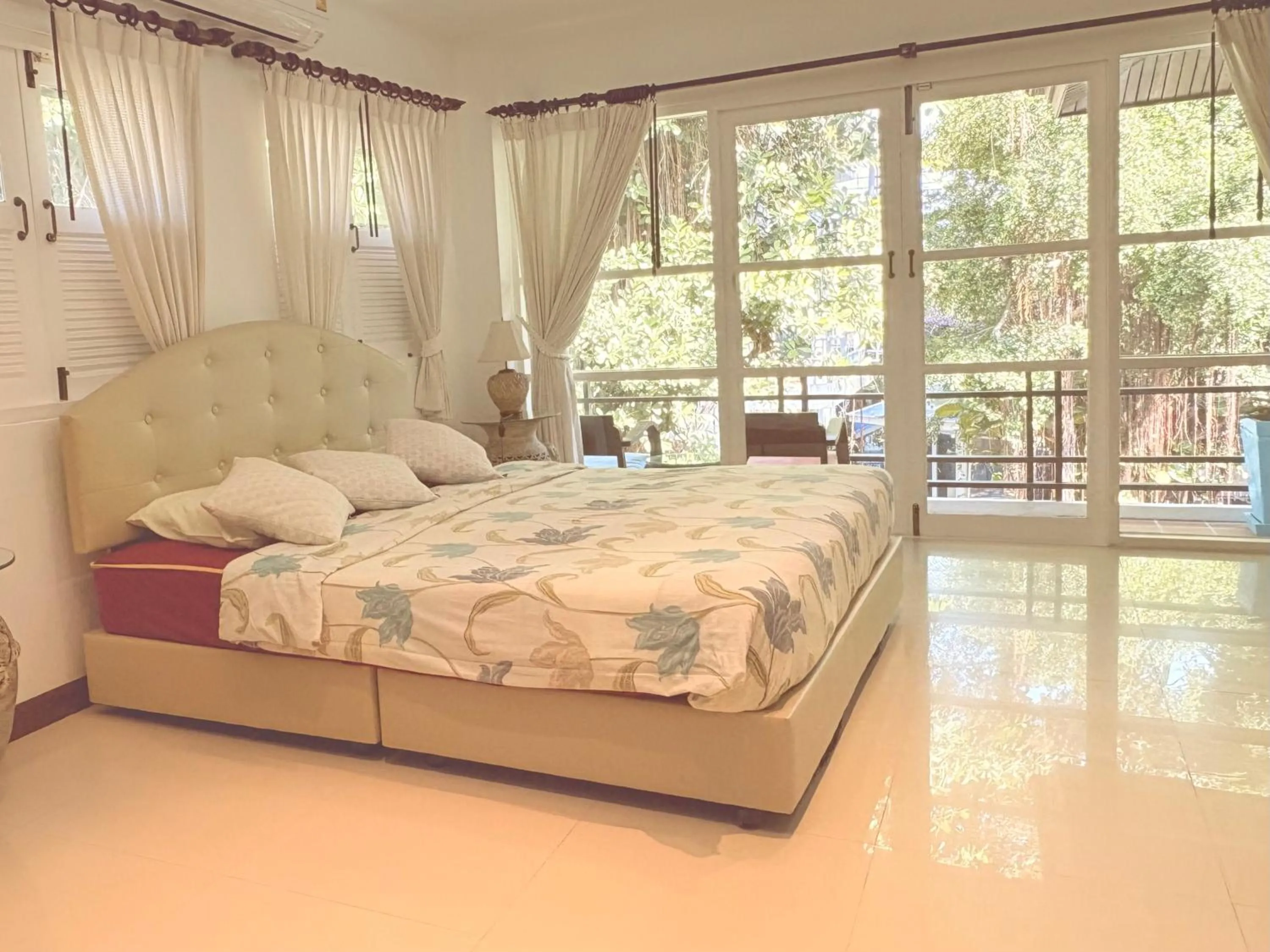 Photo of the whole room, Bed in Banyan House Samui bed and breakfast (Adult Only)