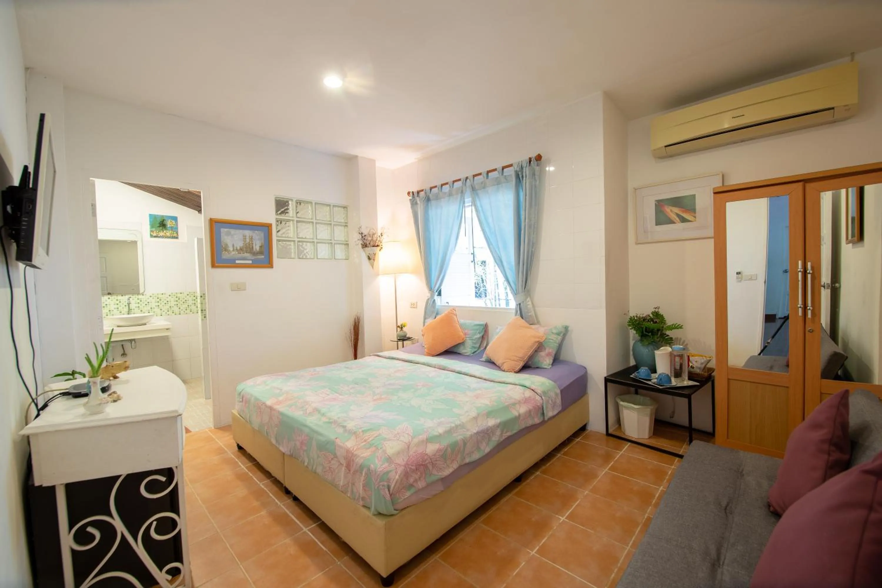 Photo of the whole room, Bed in Banyan House Samui bed and breakfast (Adult Only)