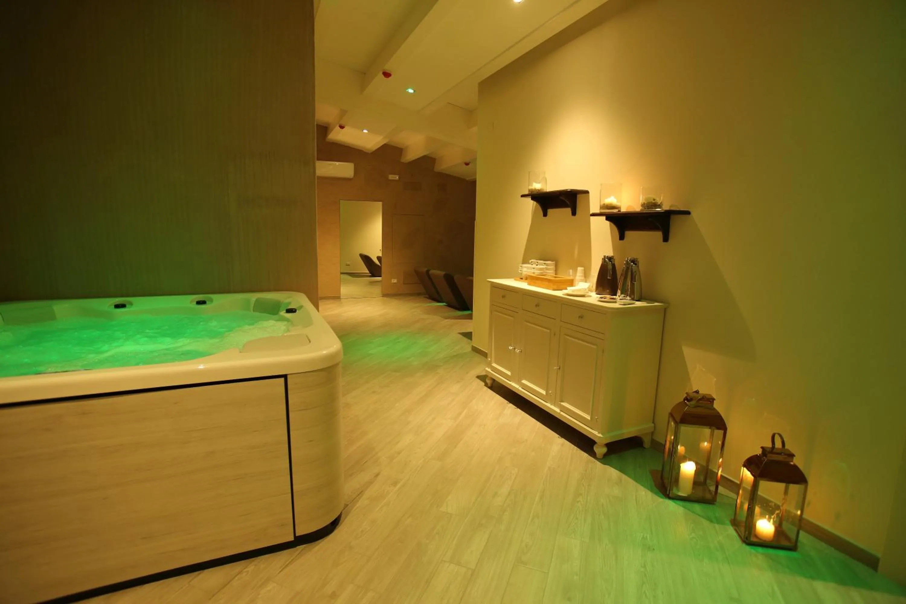 Hot Tub in Hotel La Rosa Dei Venti