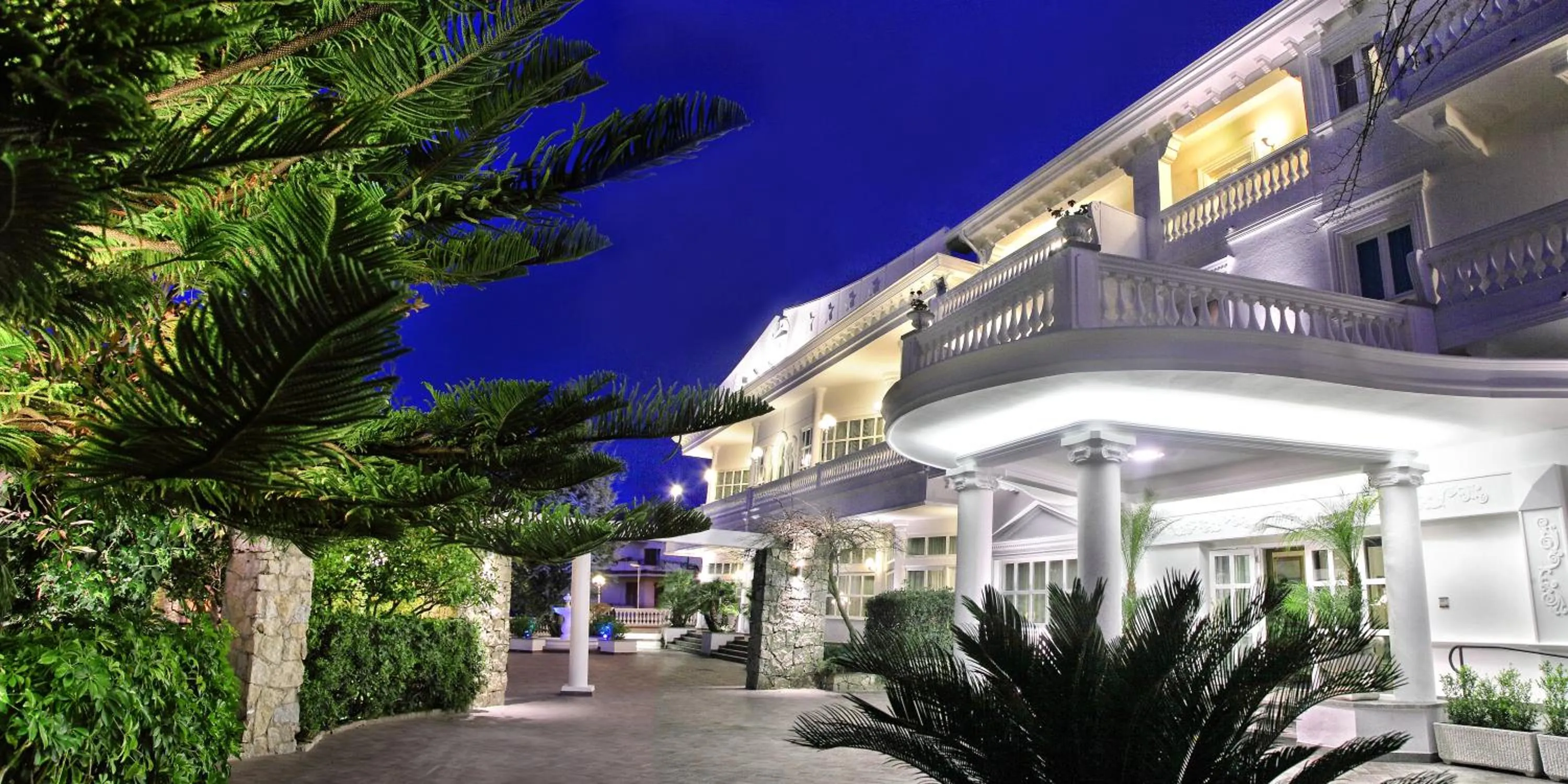 Property building in Hotel La Rosa Dei Venti