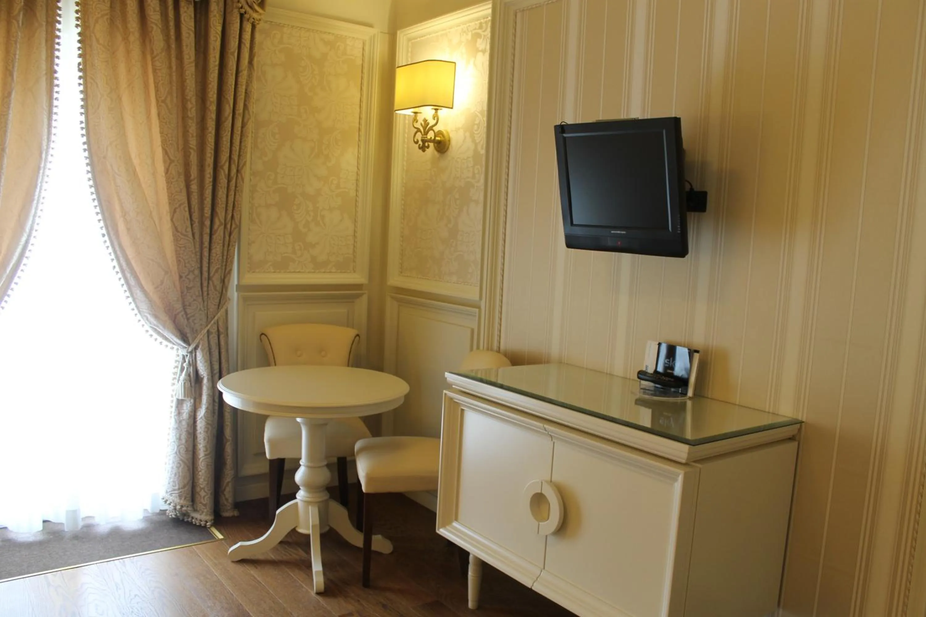 Photo of the whole room in Hotel La Rosa Dei Venti