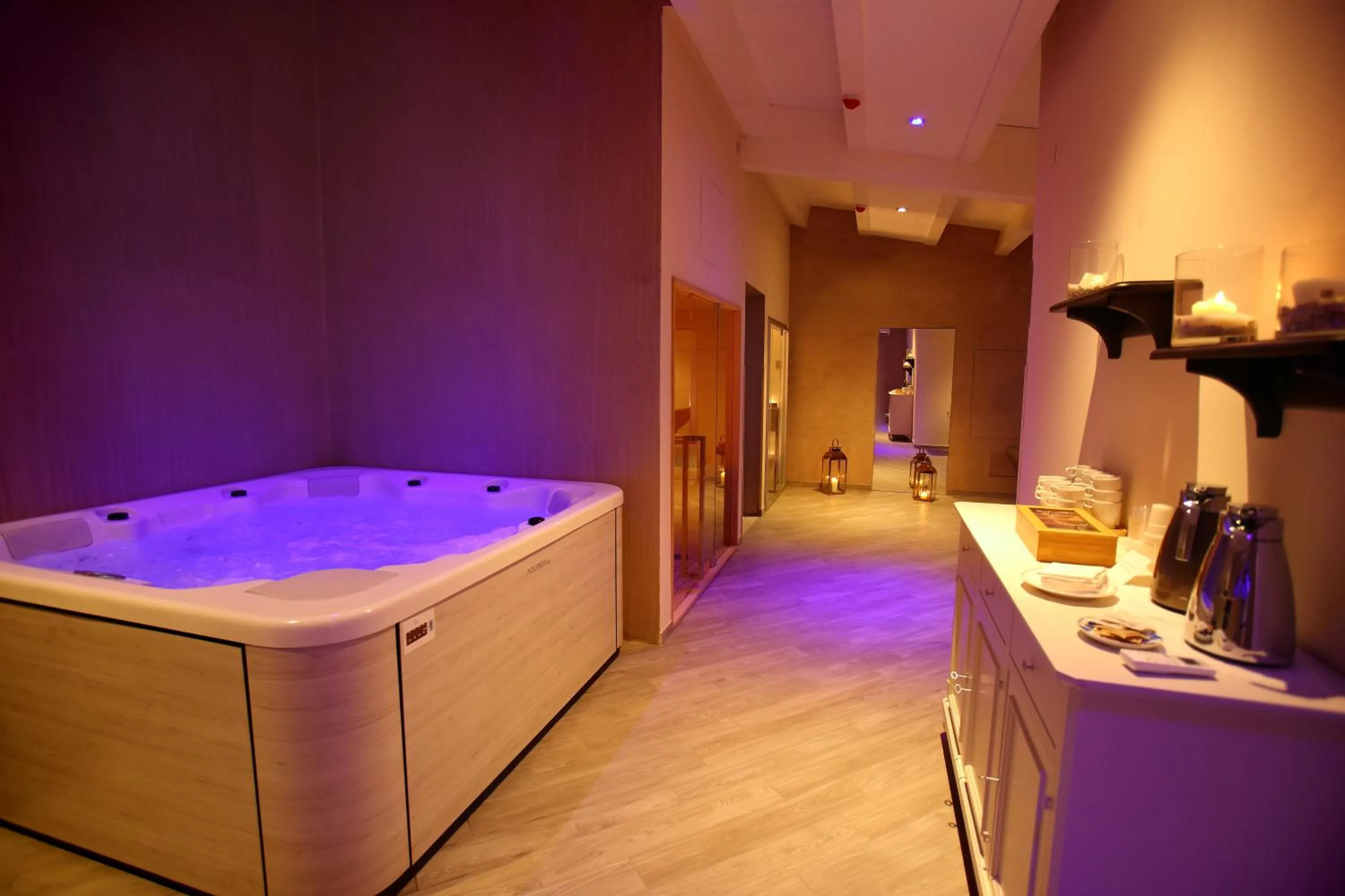 Hot Tub in Hotel La Rosa Dei Venti