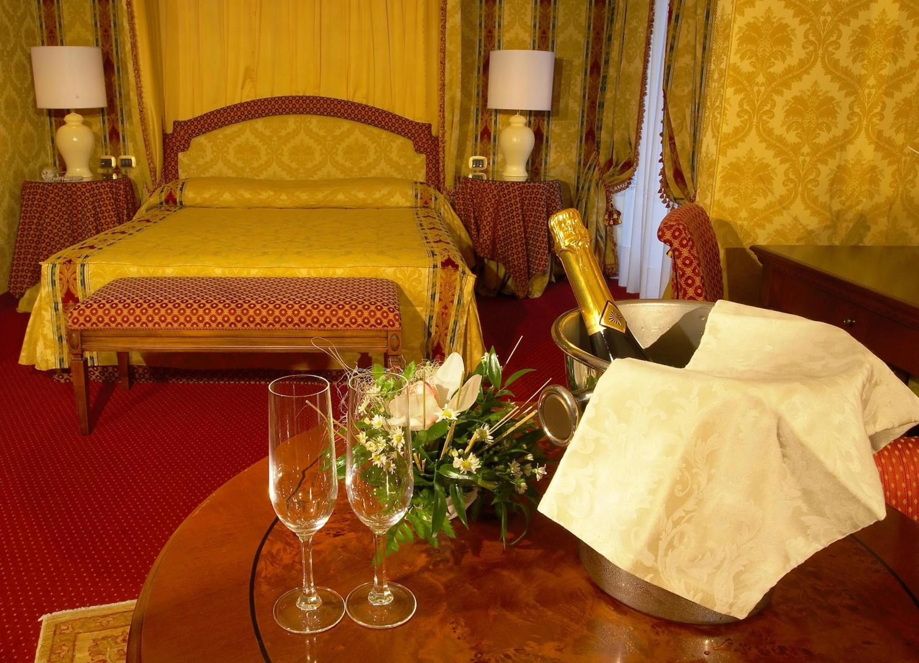 Photo of the whole room, Bed in Hotel La Rosa Dei Venti