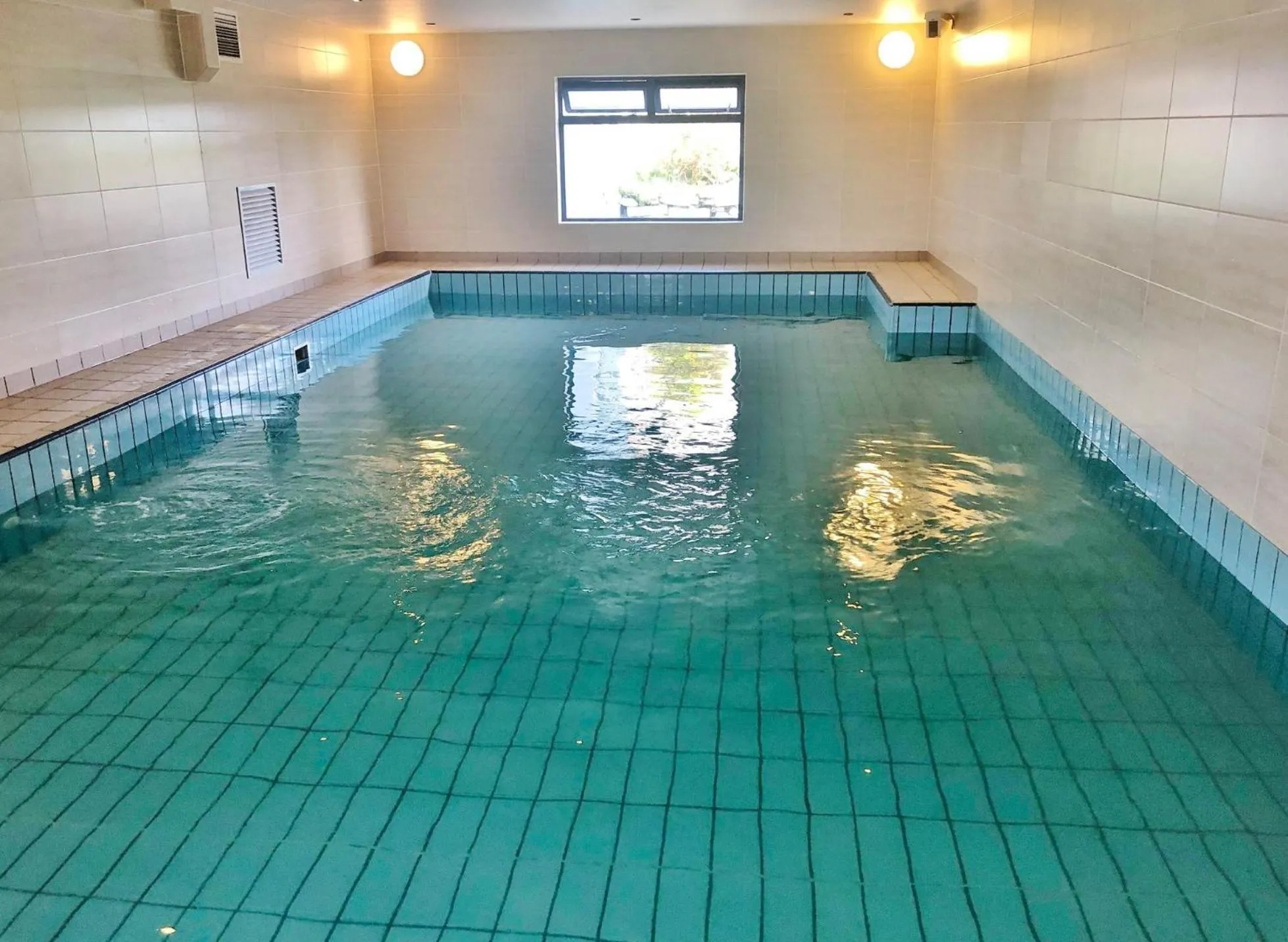 Steam room in Atlantic Apartotel