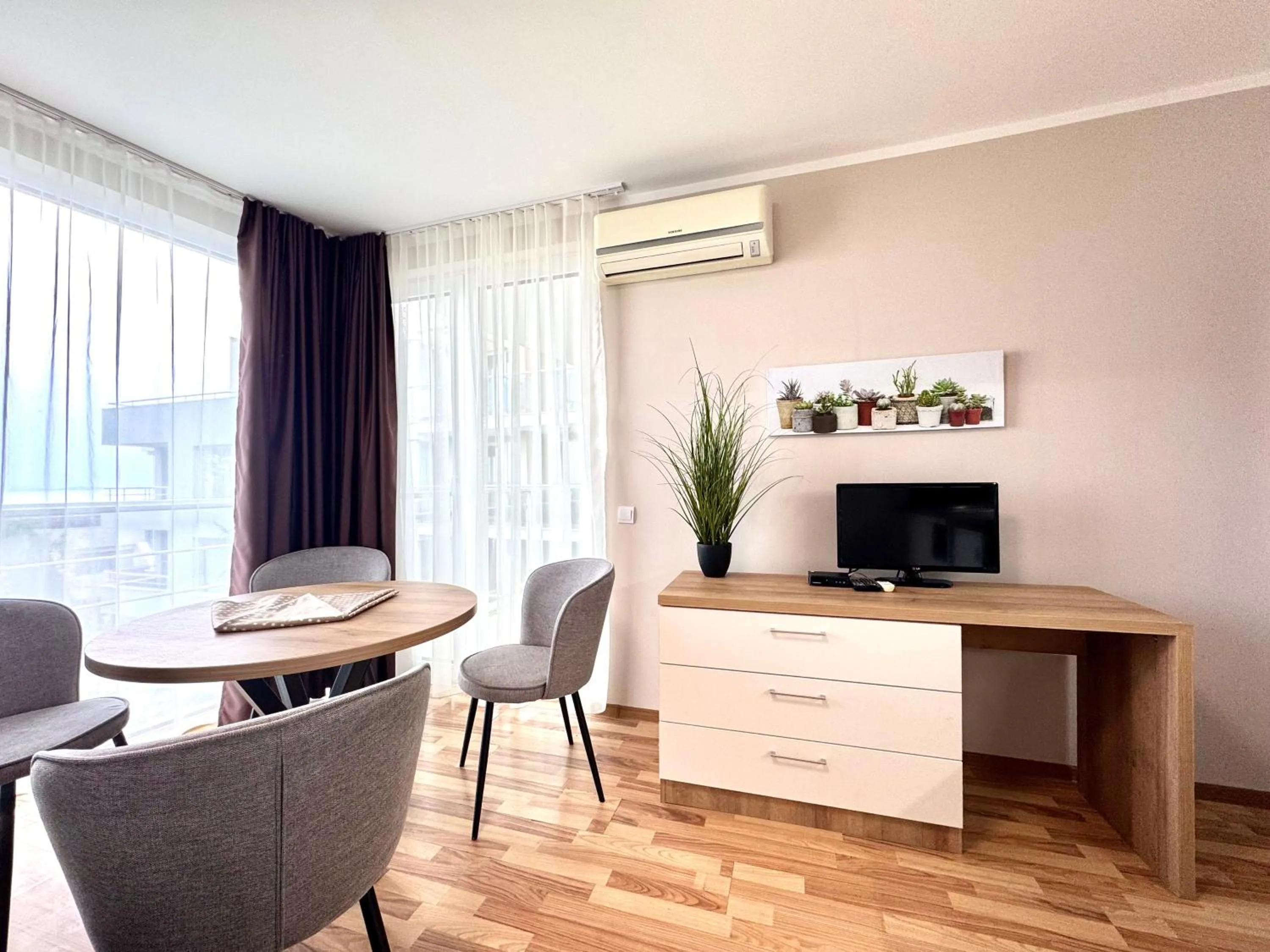 Communal lounge/ TV room in Sineva Del Sol Apartments