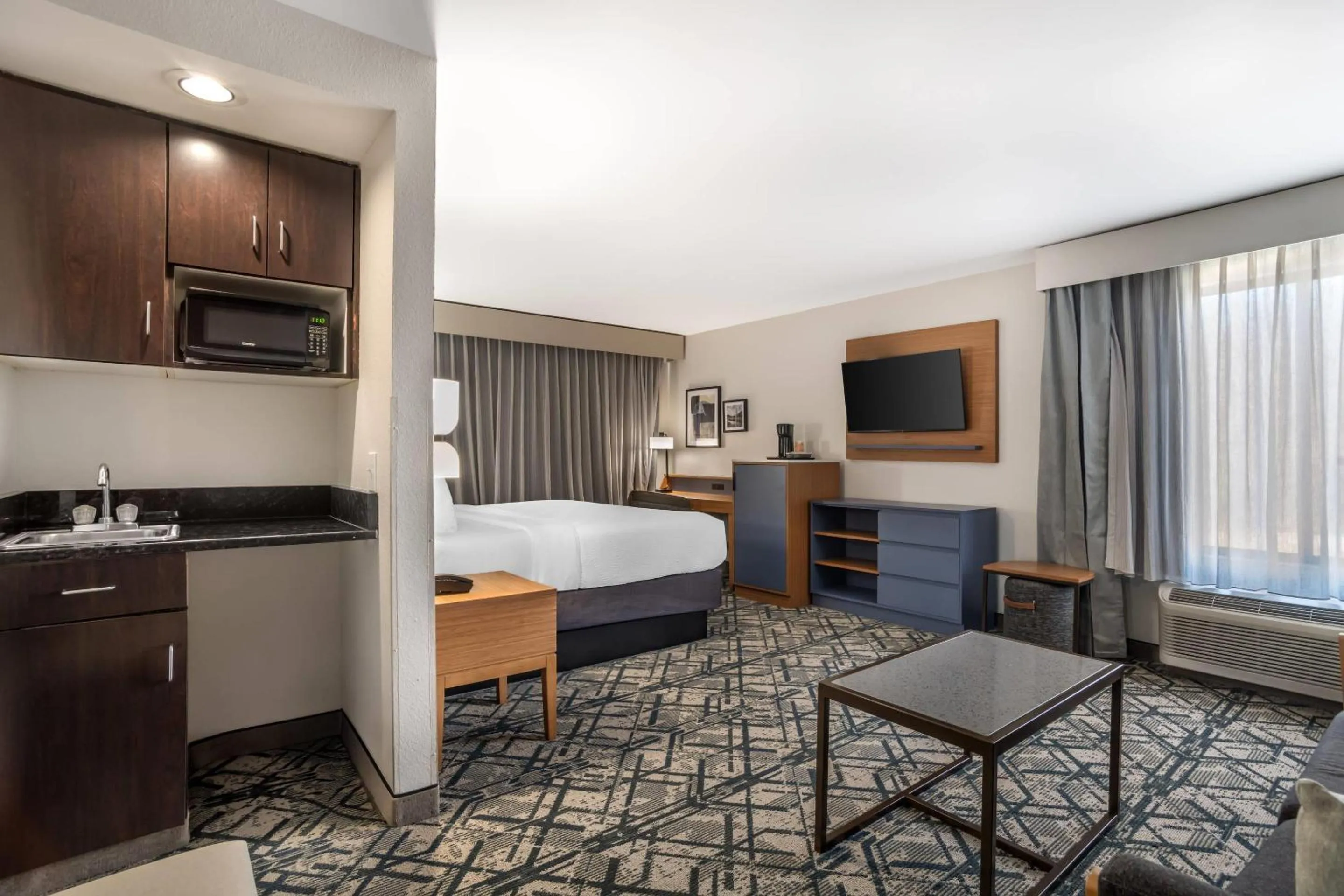 Bedroom, Bed in Country Inn & Suites by Radisson, Shelby, NC