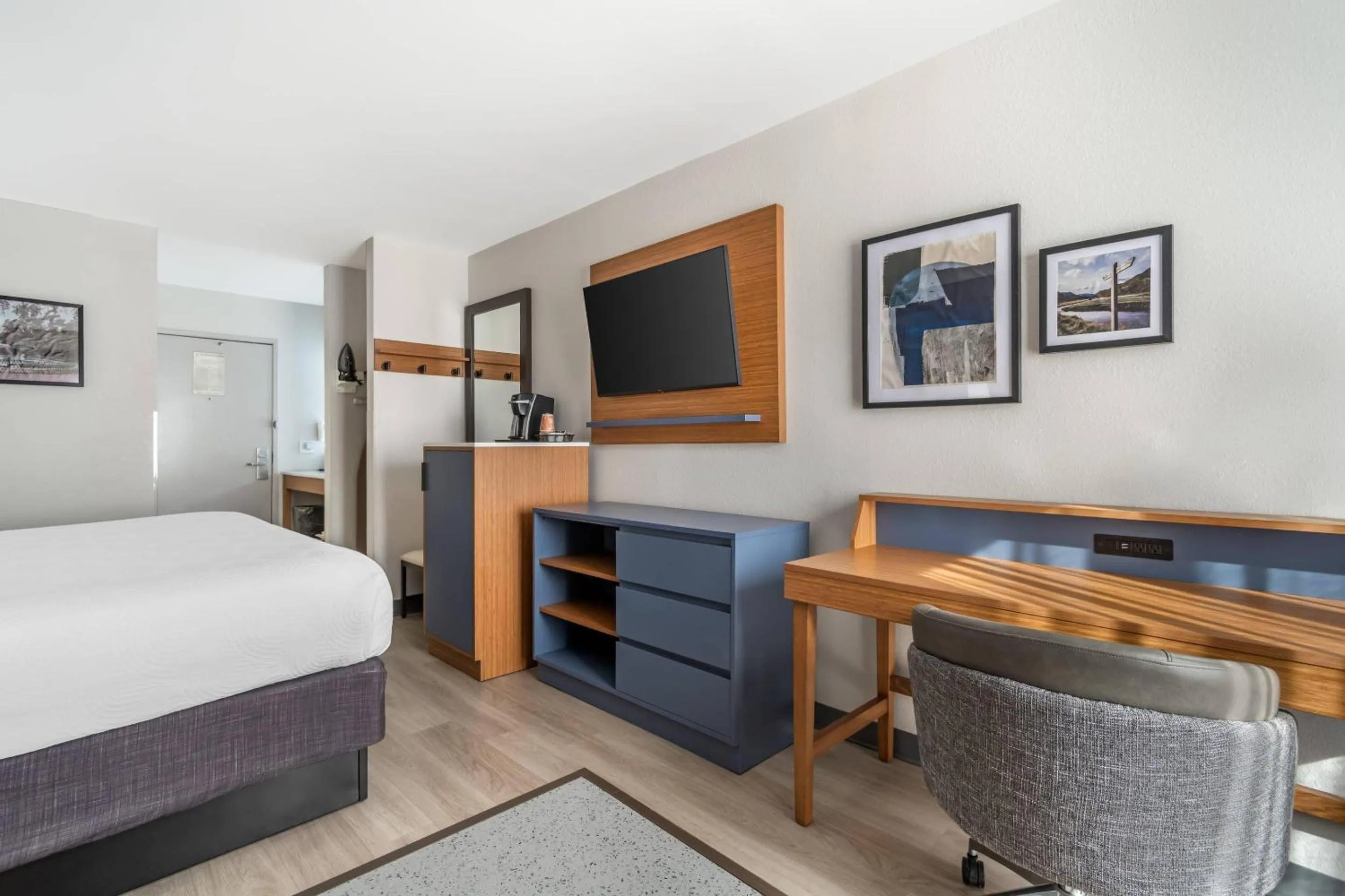 Bedroom, Bed in Country Inn & Suites by Radisson, Shelby, NC