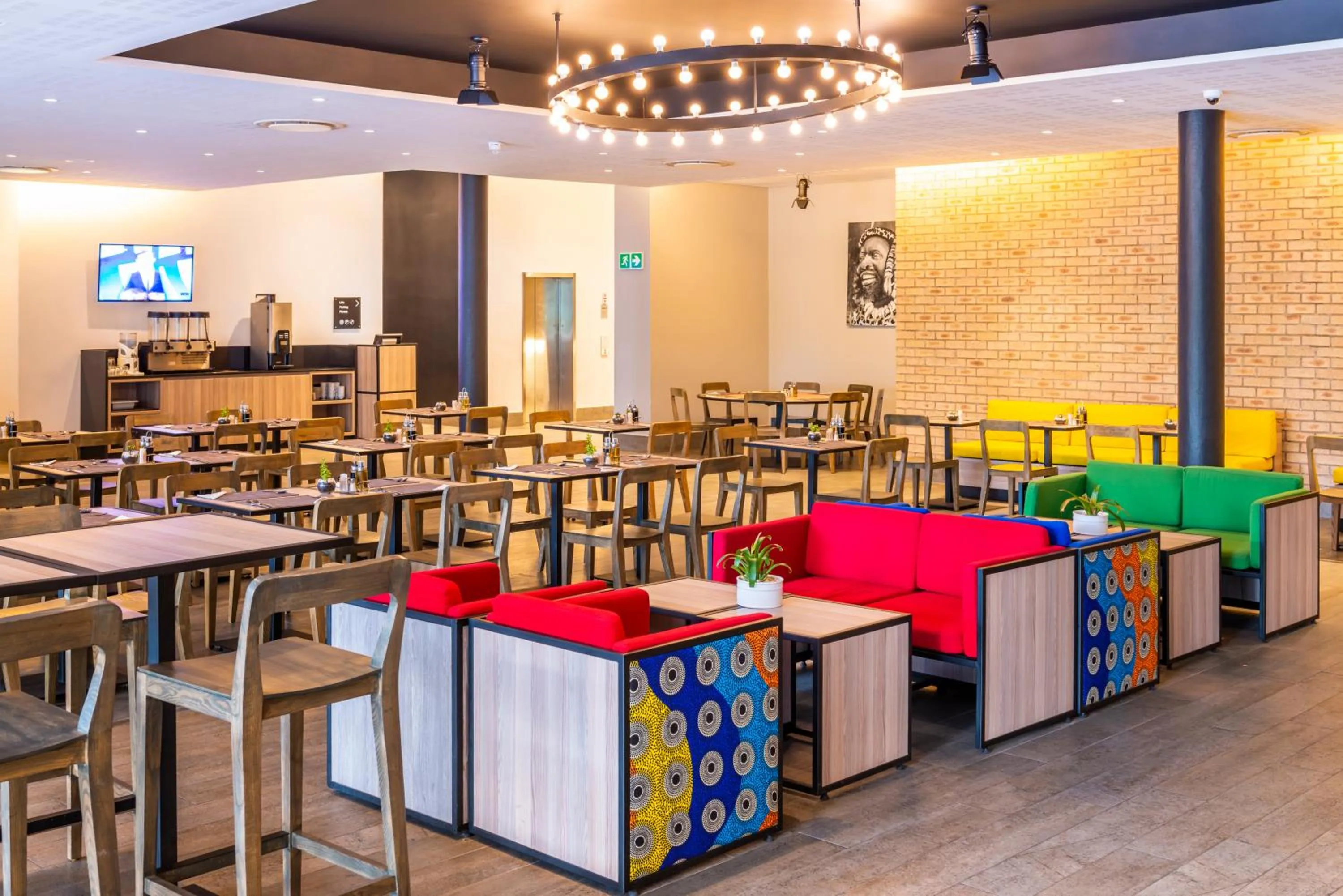 Restaurant/places to eat in ONOMO Hotel Durban