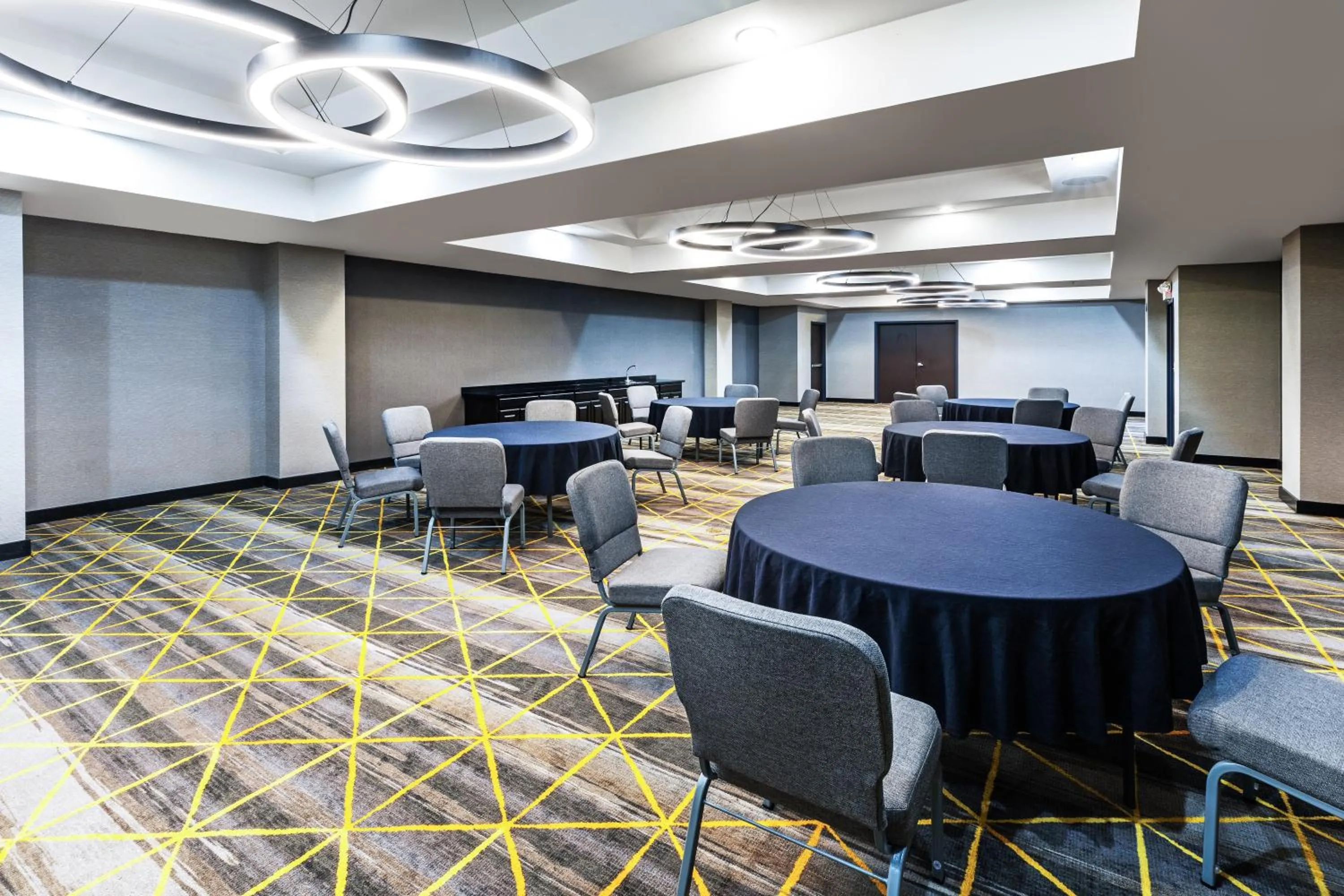 Meeting/conference room in Holiday Inn & Suites Stillwater-University West by IHG