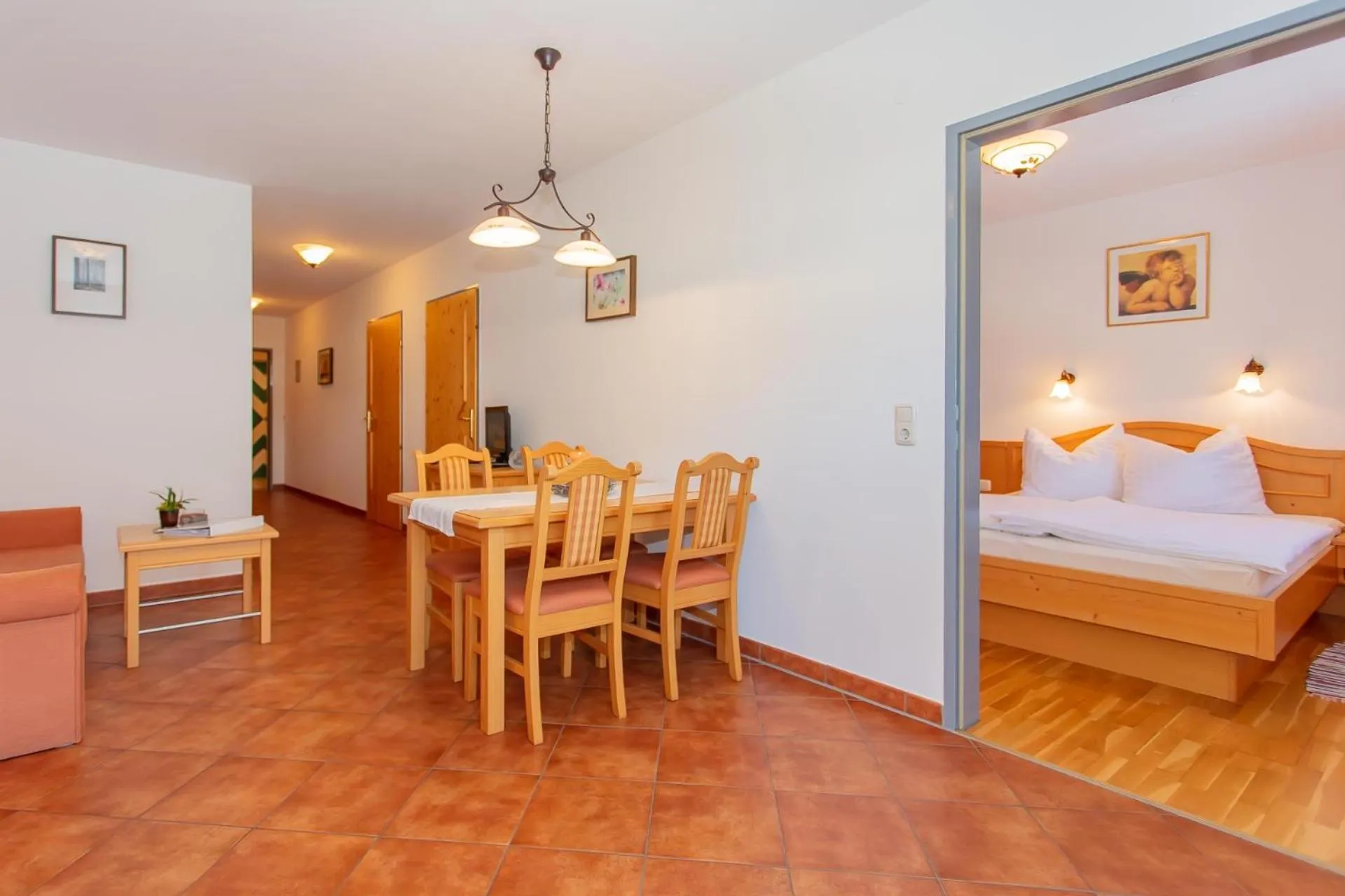 Decorative detail, Bed in Bauernhof Schornlehen