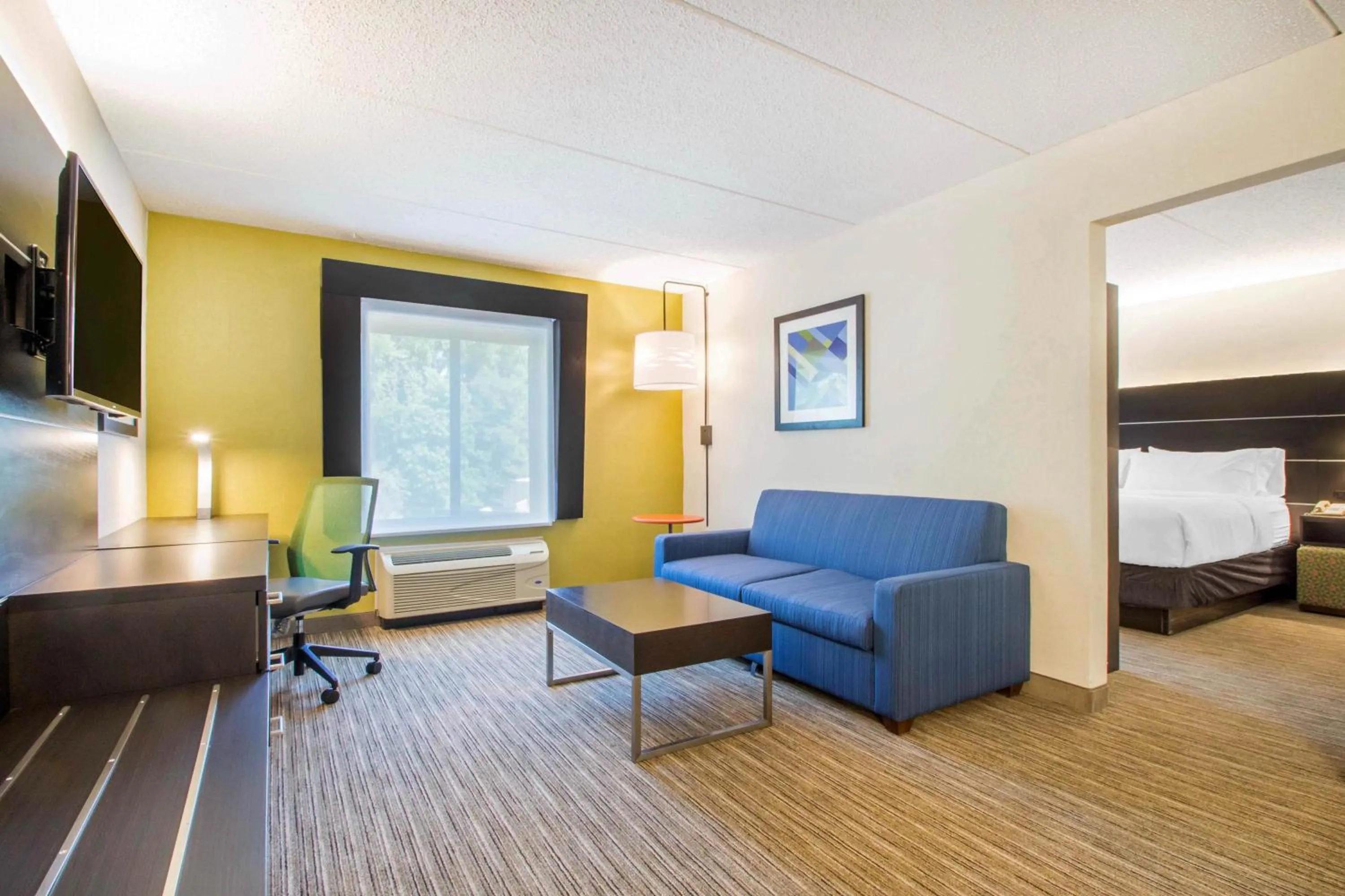 Photo of the whole room, Bed in Holiday Inn Express & Suites - Albany Airport - Wolf Road by IHG