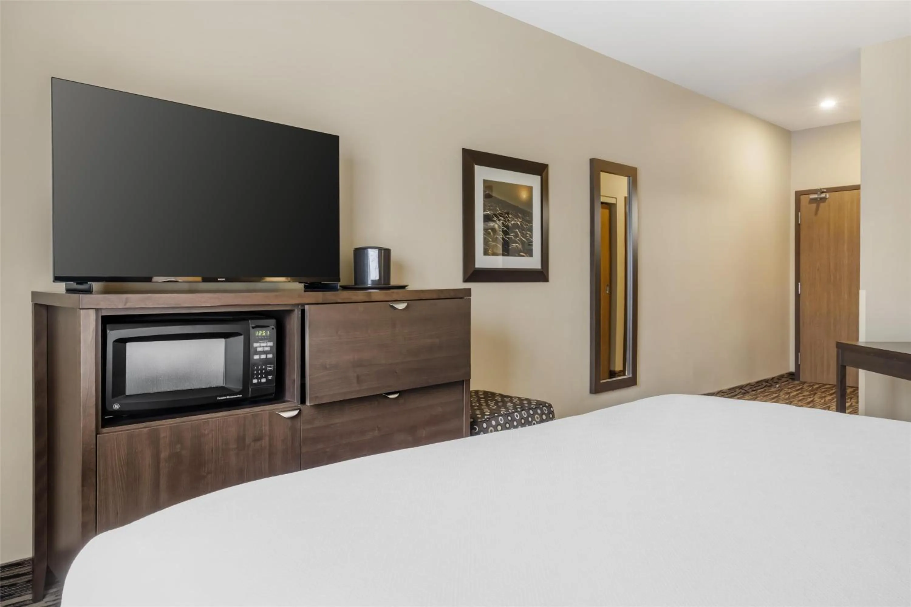 Bedroom, Bed in Best Western Plus Bridgewater Hotel & Convention Centre